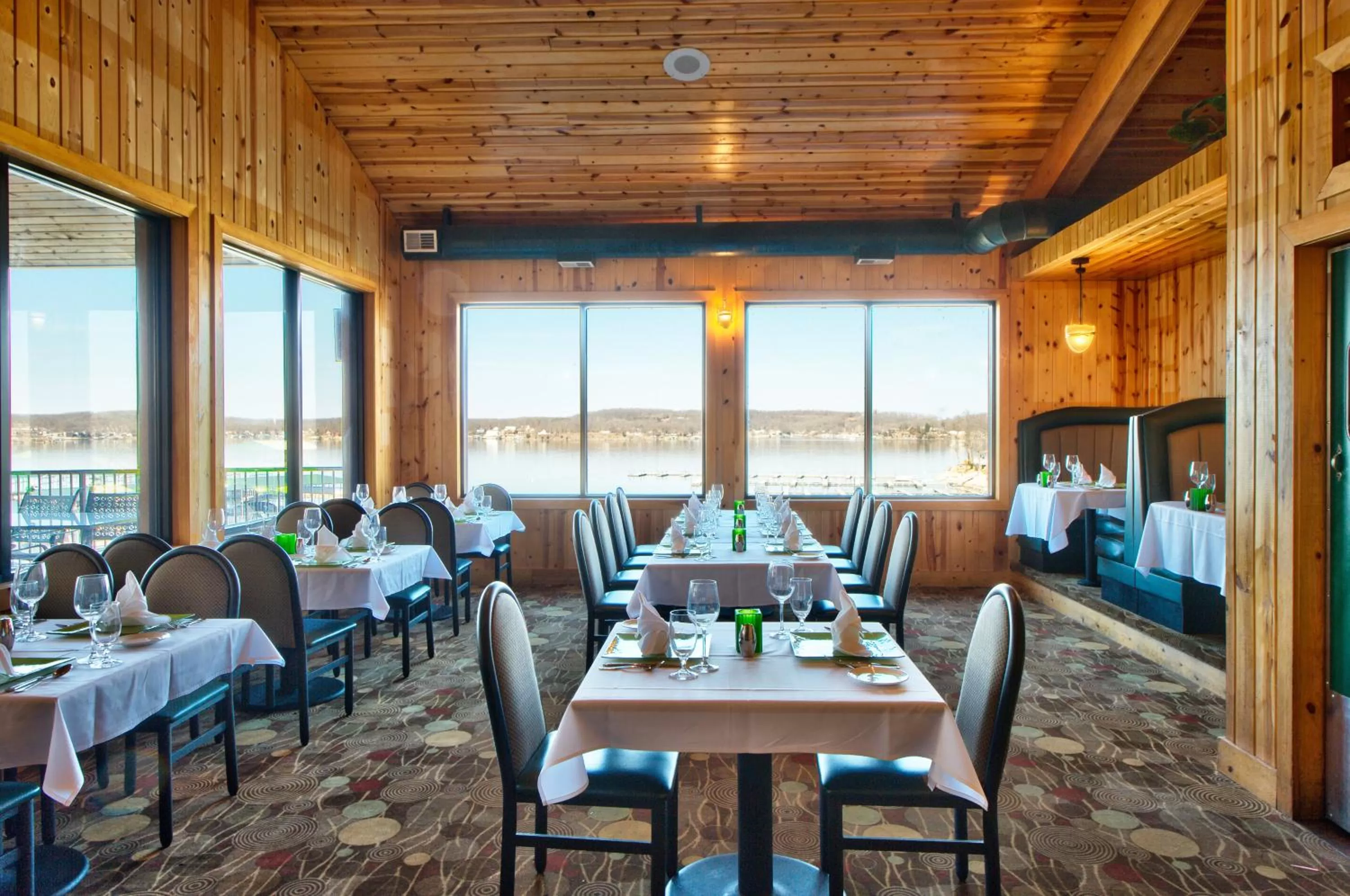 Restaurant/places to eat in Camden on the Lake Resort