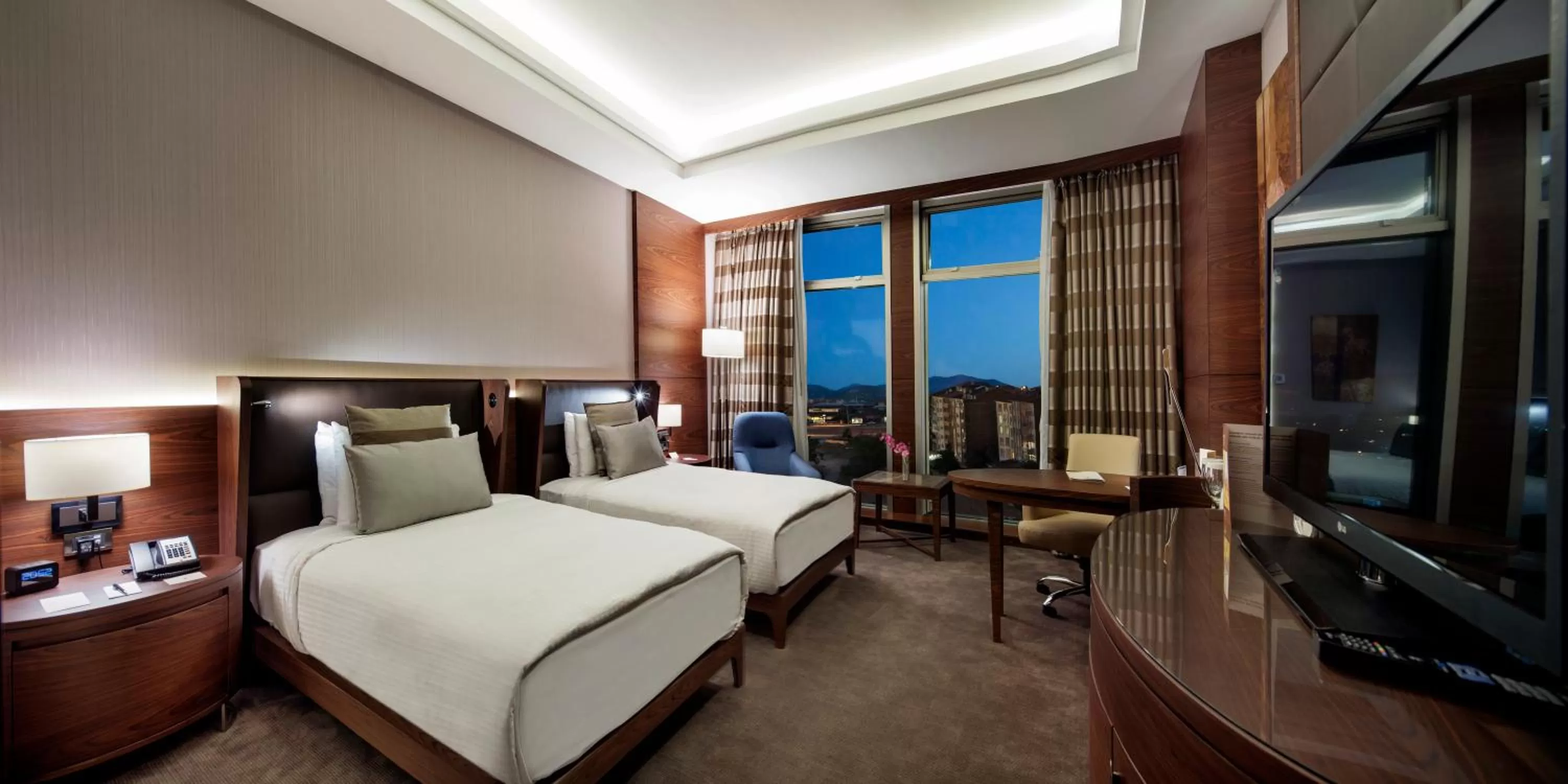 Bedroom, Bed in Movenpick Hotel Malatya