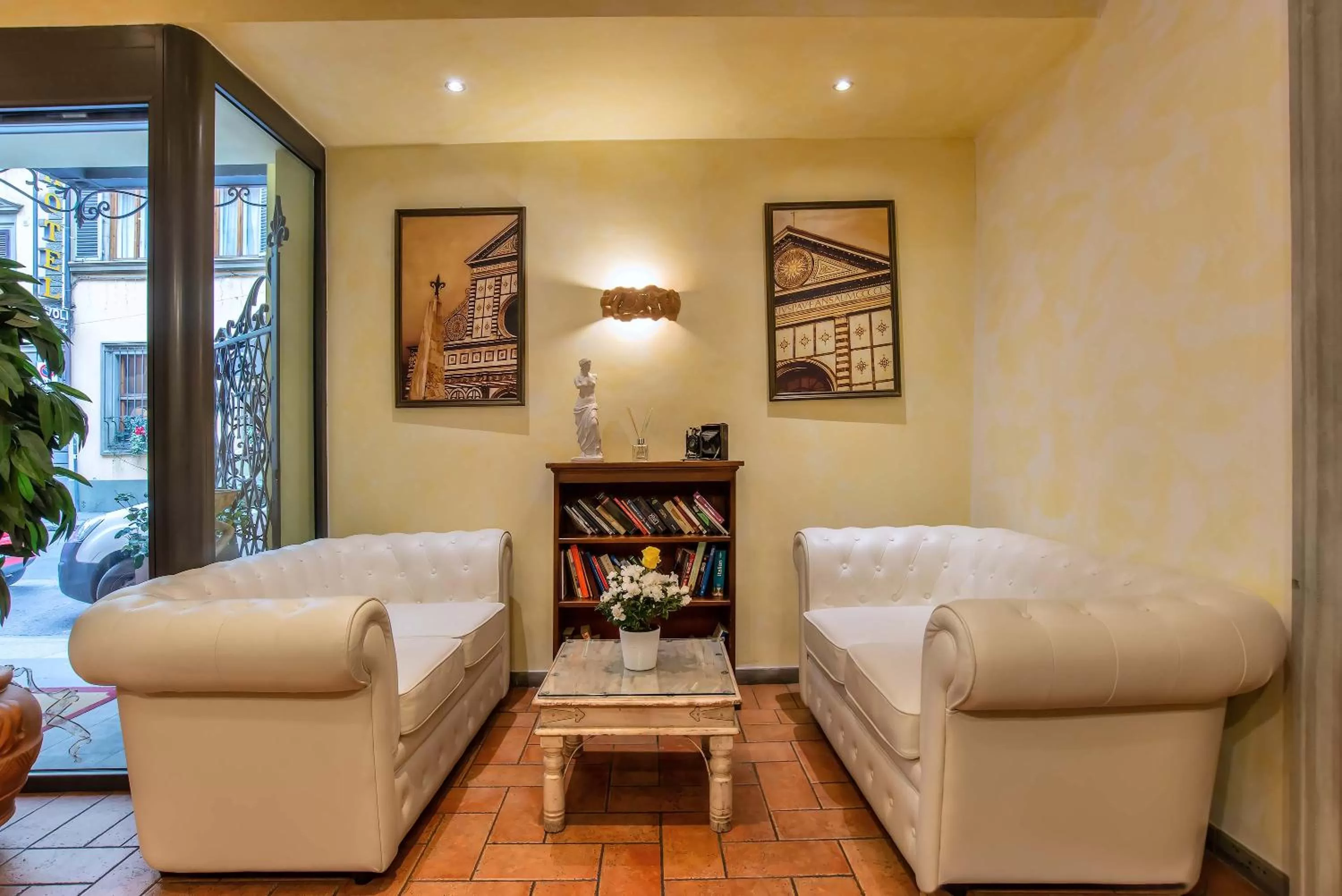 Living room in Hotel Alba Palace