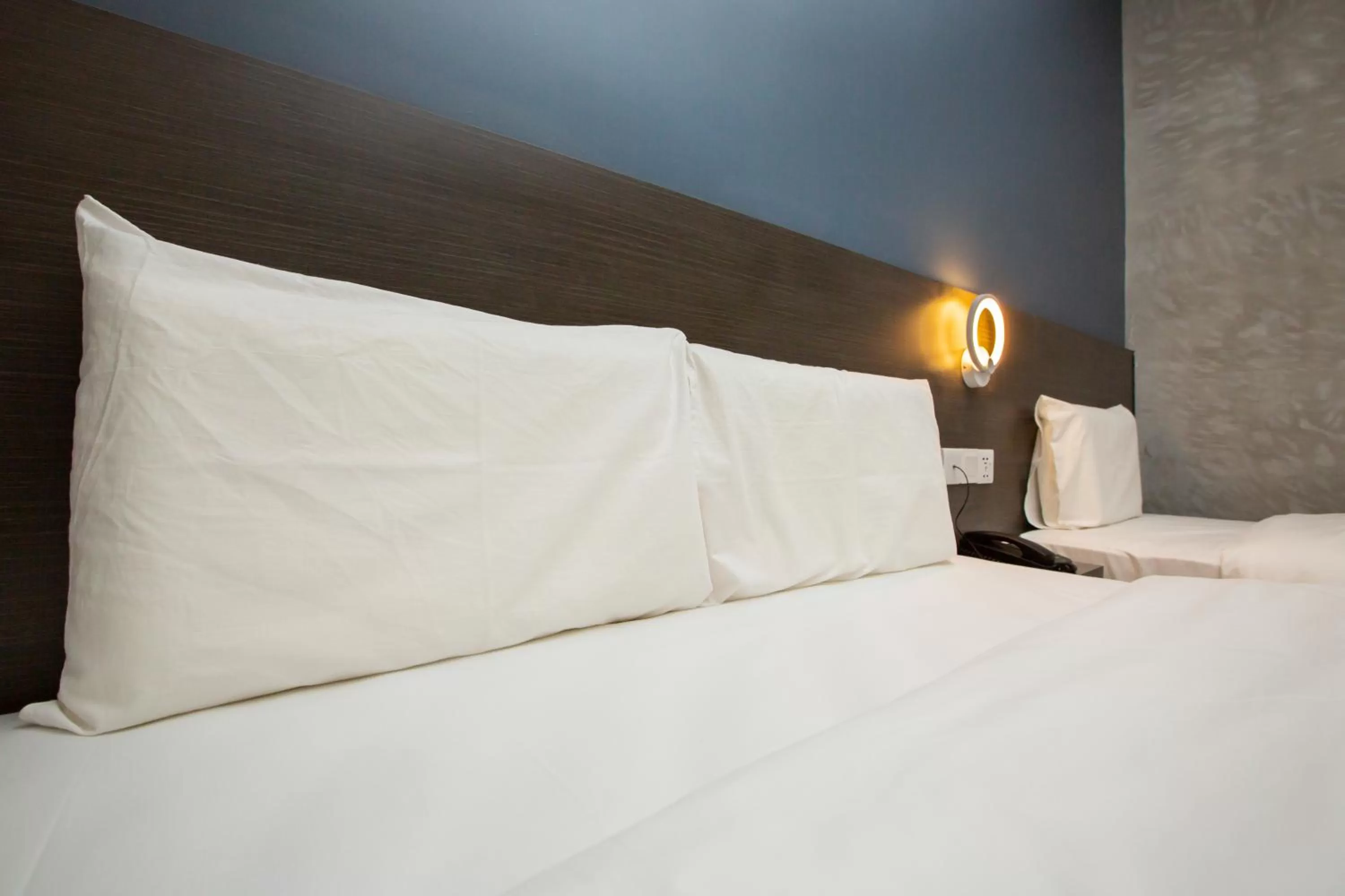 Bed in 1 Hotel Signature