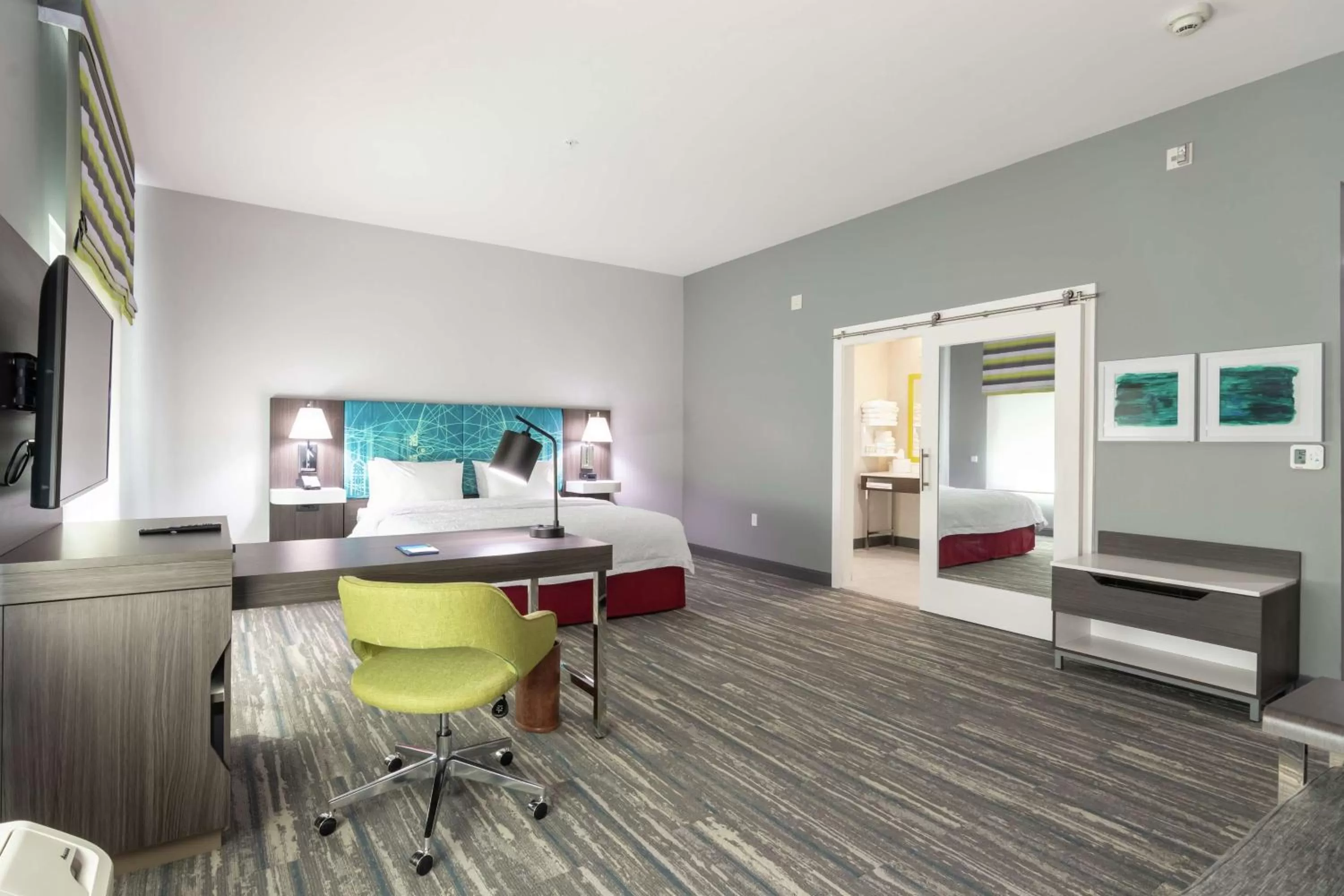 Bedroom, Bed in Hampton Inn & Suites Dallas East