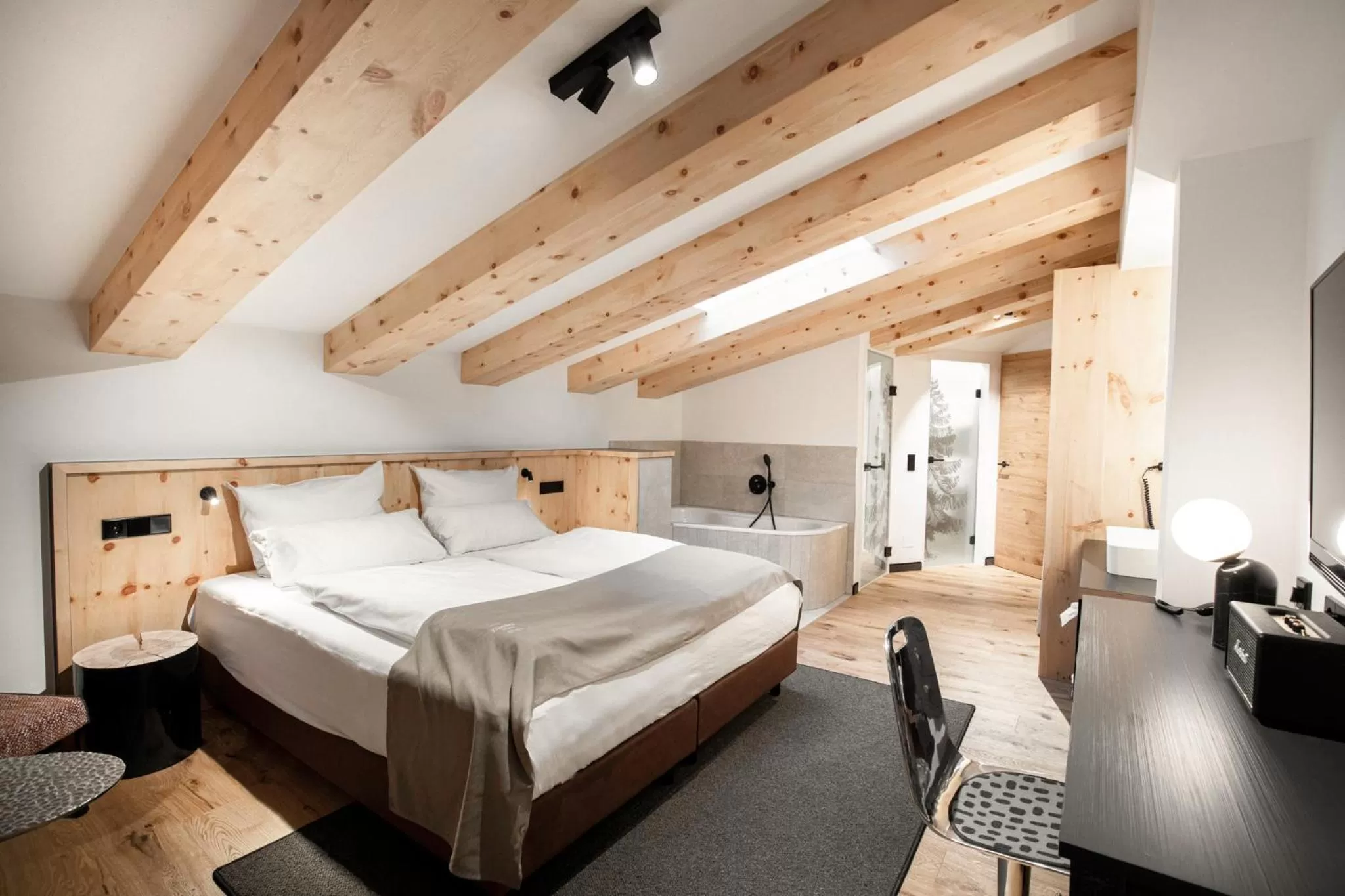 Photo of the whole room, Bed in Hotel & Appartements Tiroler Buam