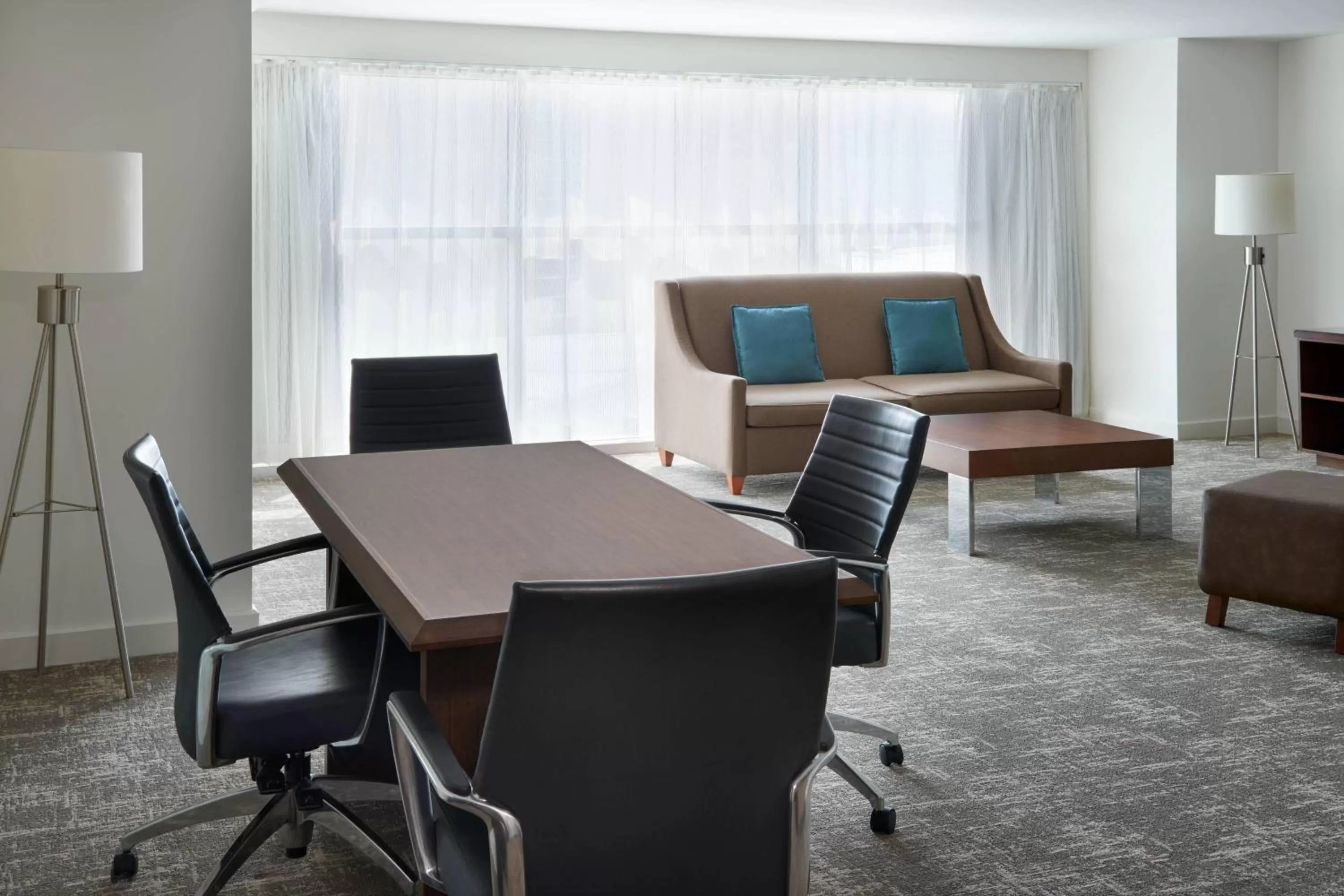 Bedroom in Toronto Marriott City Centre Hotel