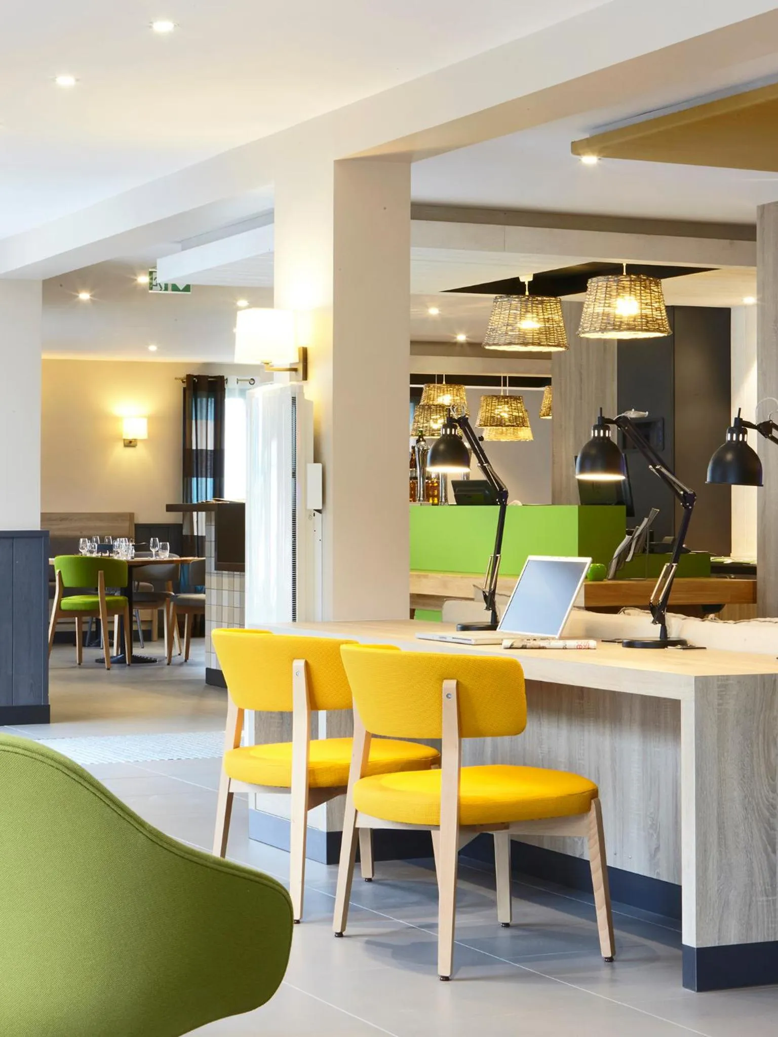 Lounge or bar in Campanile Le Mans - Arnage