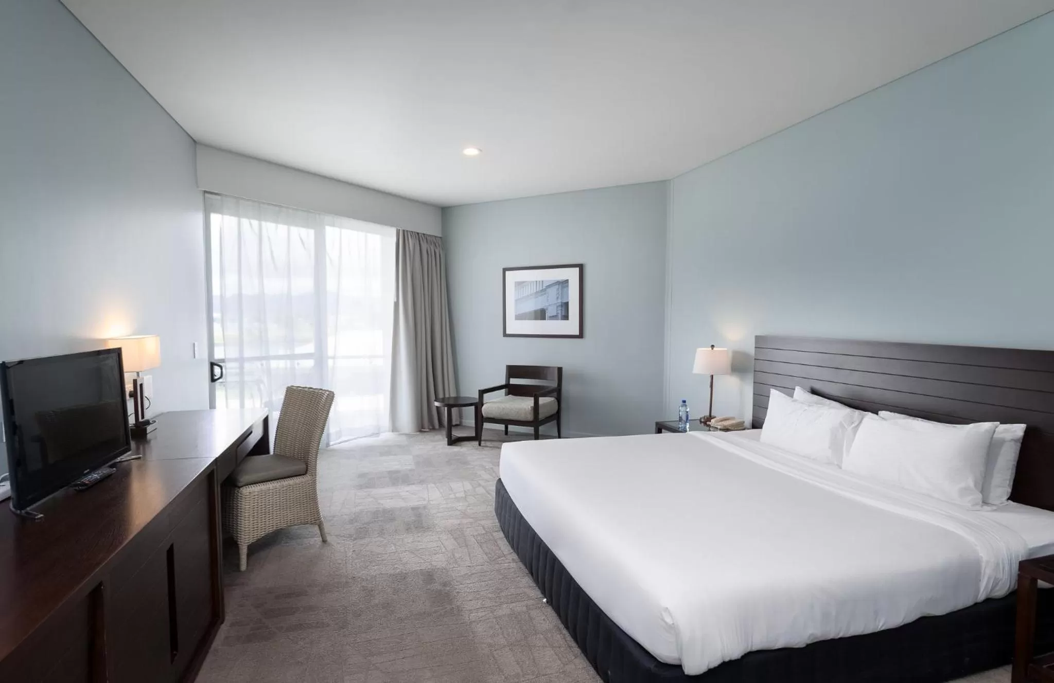 Photo of the whole room, Bed in Grand Pacific Hotel