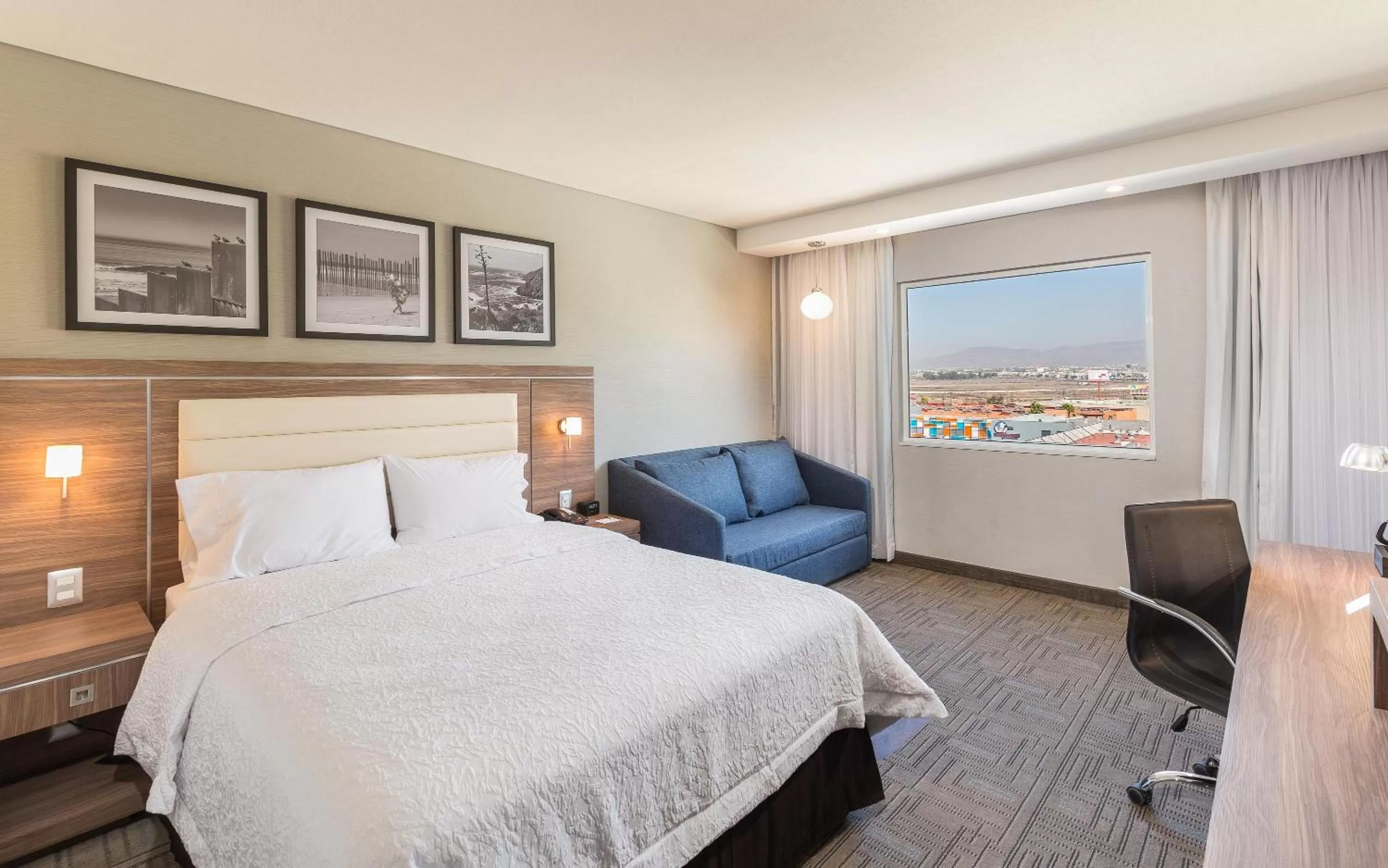 Bed in Hampton Inn By Hilton Tijuana