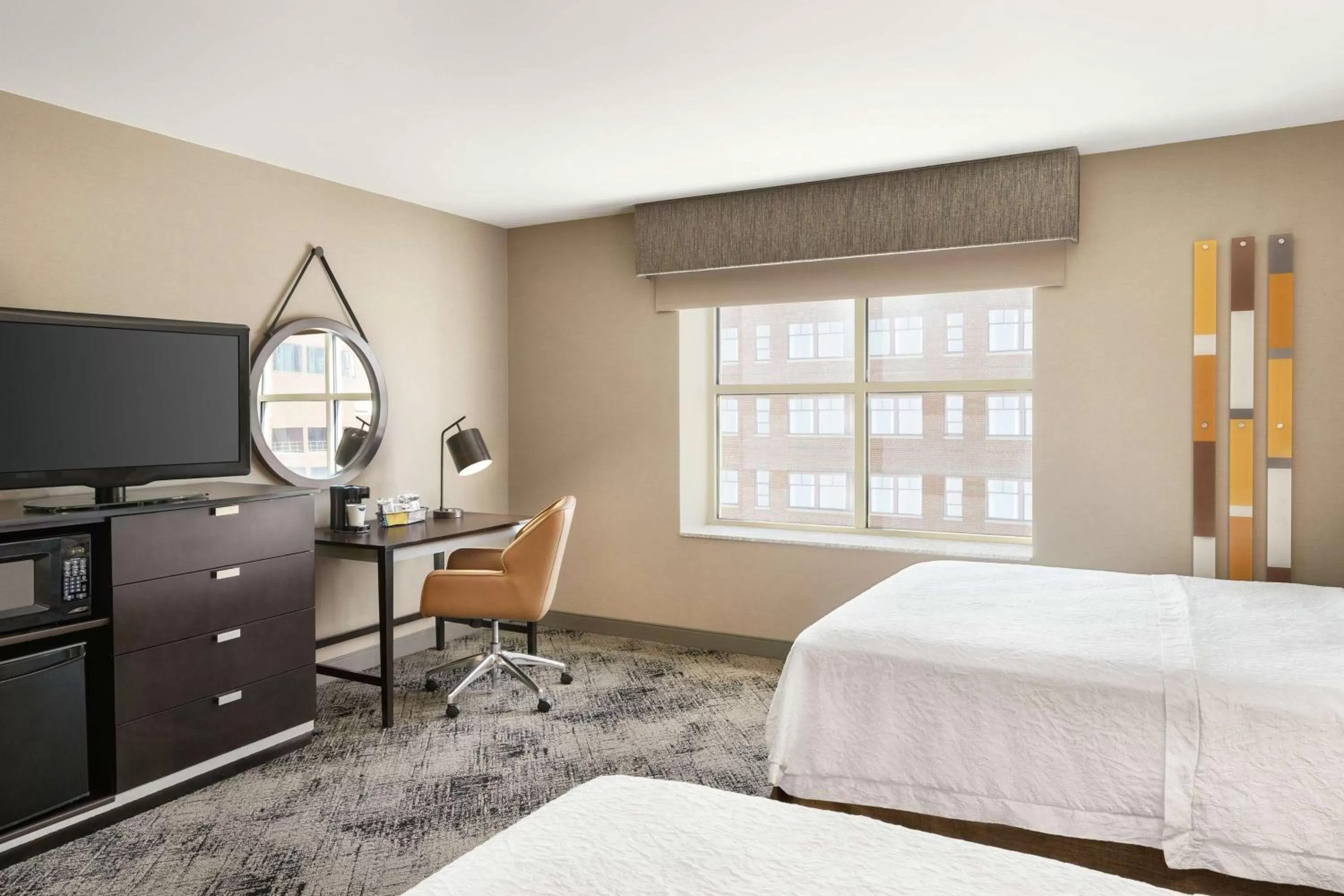 Bedroom, Bed in Hampton Inn Portland Downtown Waterfront