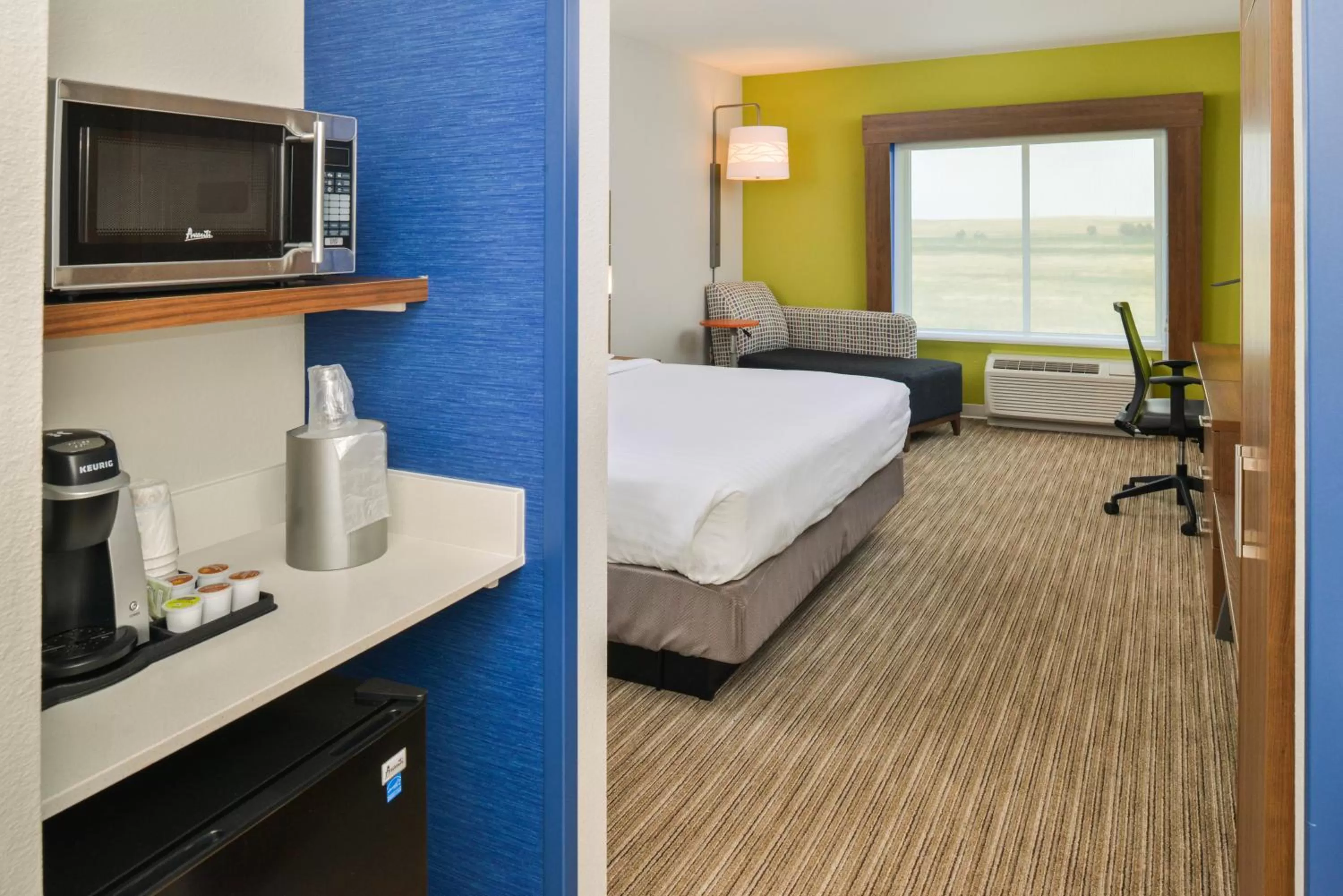 Photo of the whole room, Bed in Holiday Inn Express & Suites - Chadron by IHG