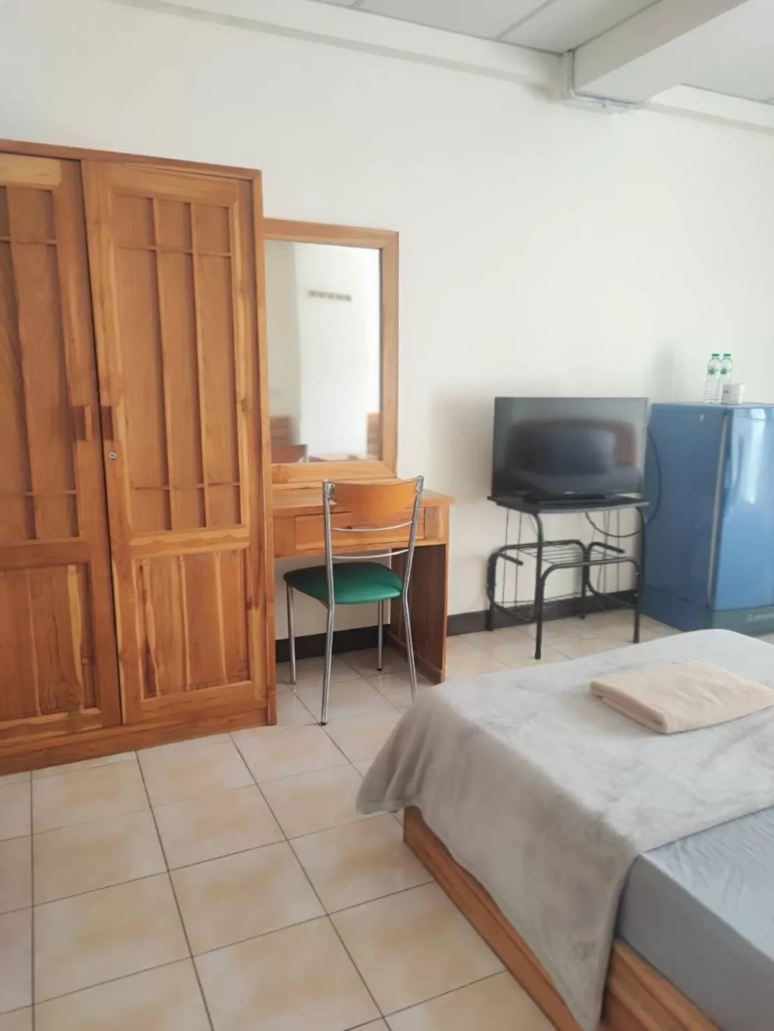 Bedroom, Bed in Soi 5 Apartment