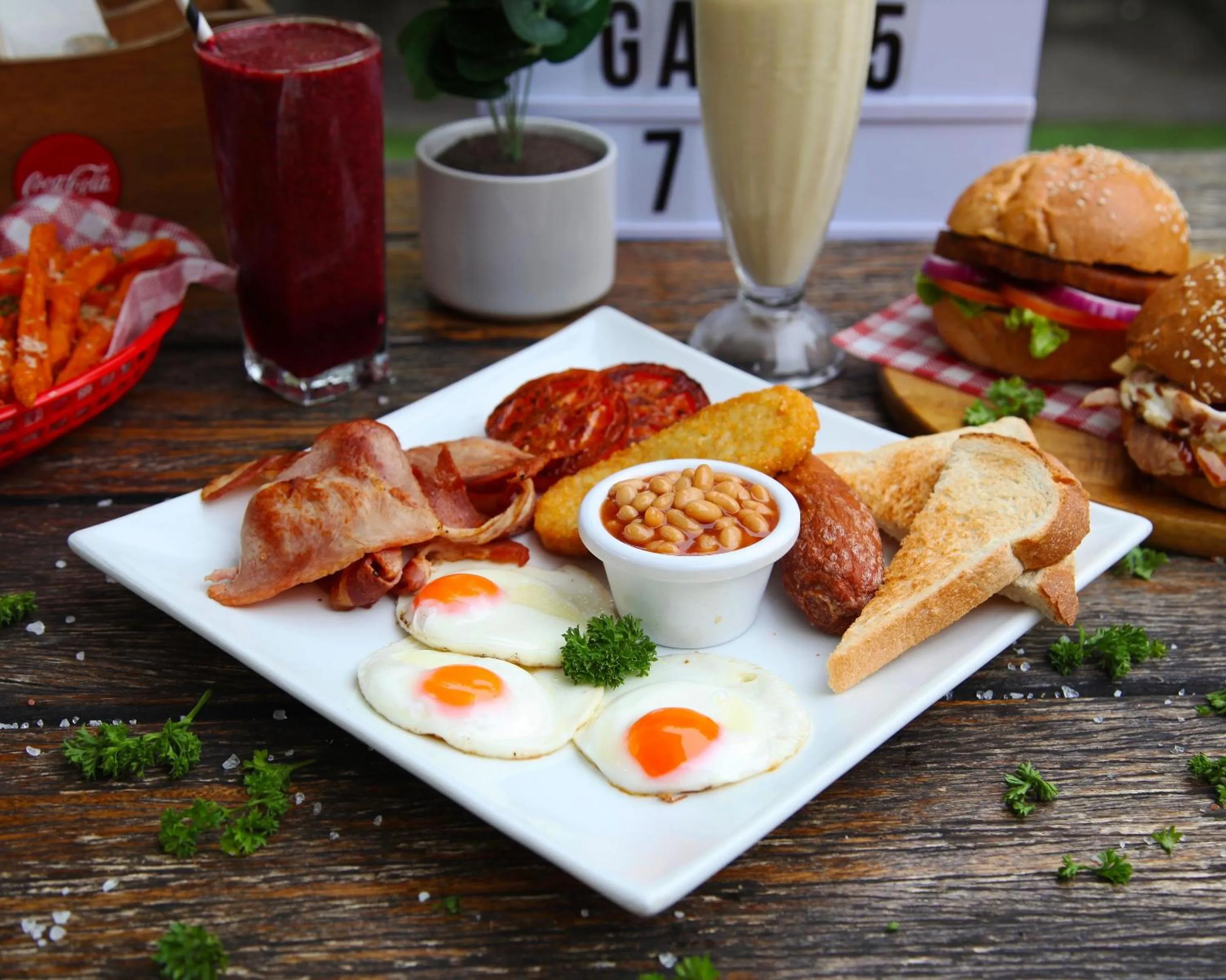 English/Irish breakfast in Backpackers In Paradise 18-35 Hostel