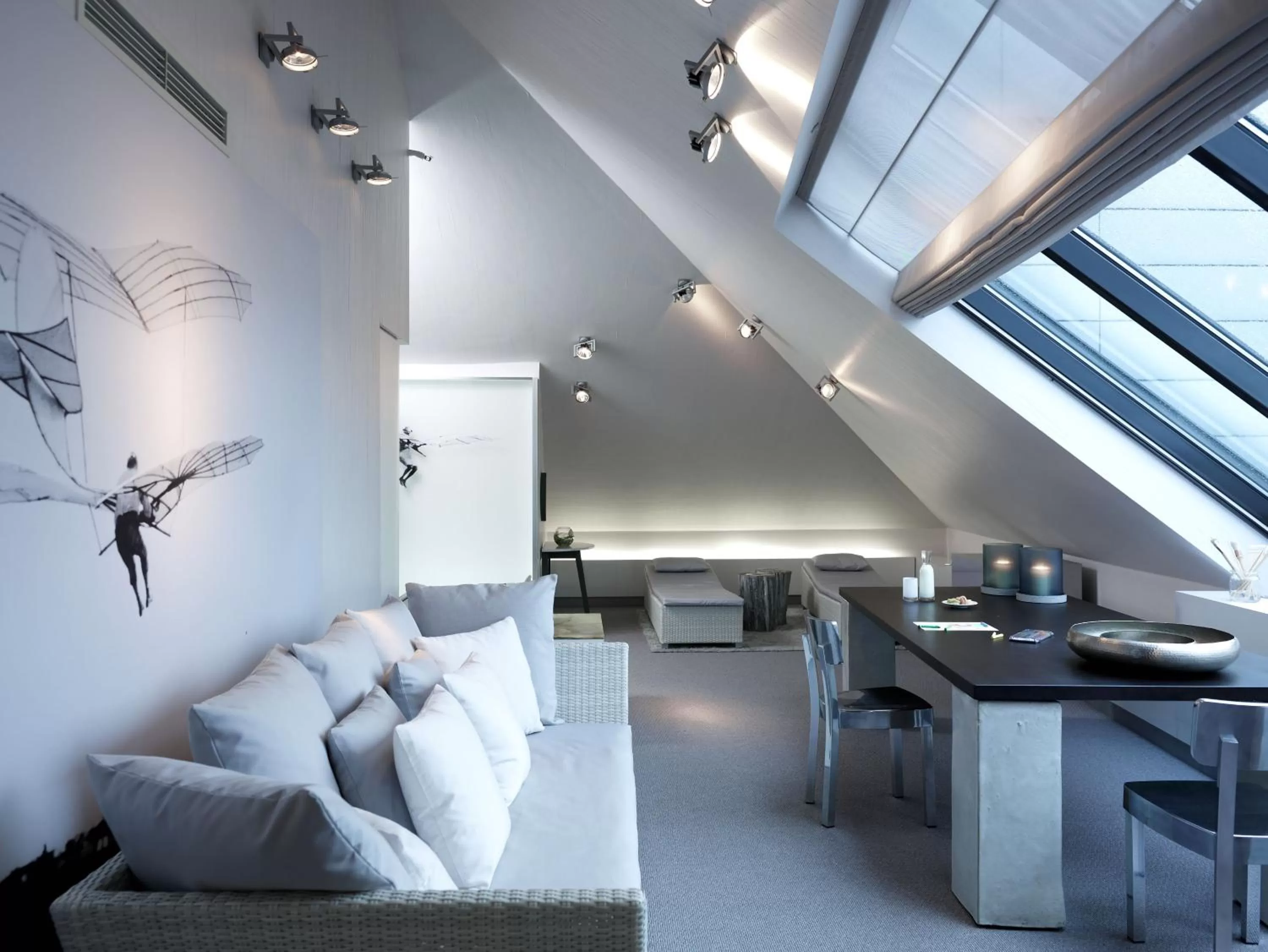 Living room in Sofitel Munich Bayerpost