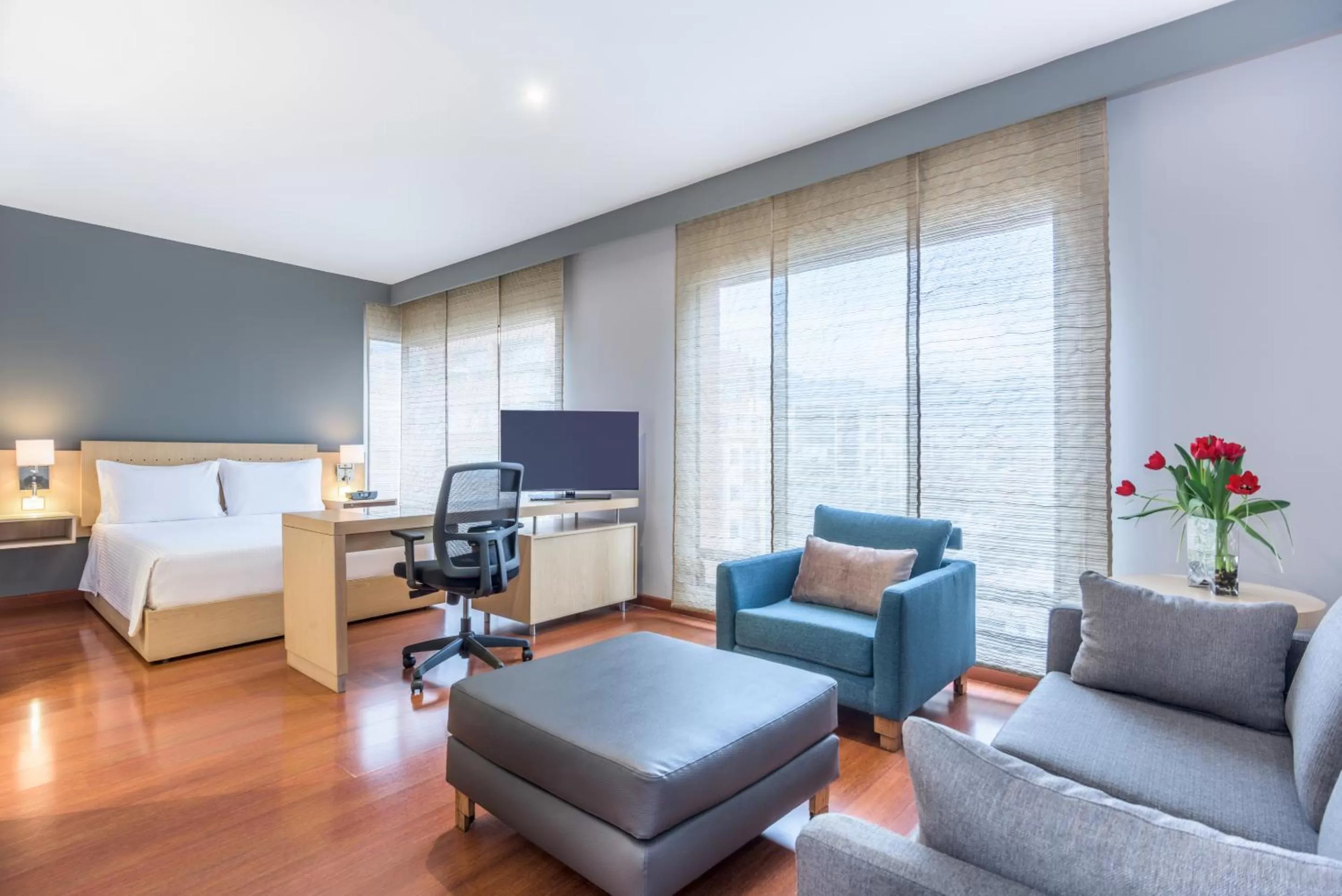 Bedroom, Lounge/Bar in Cosmos 100 Executive