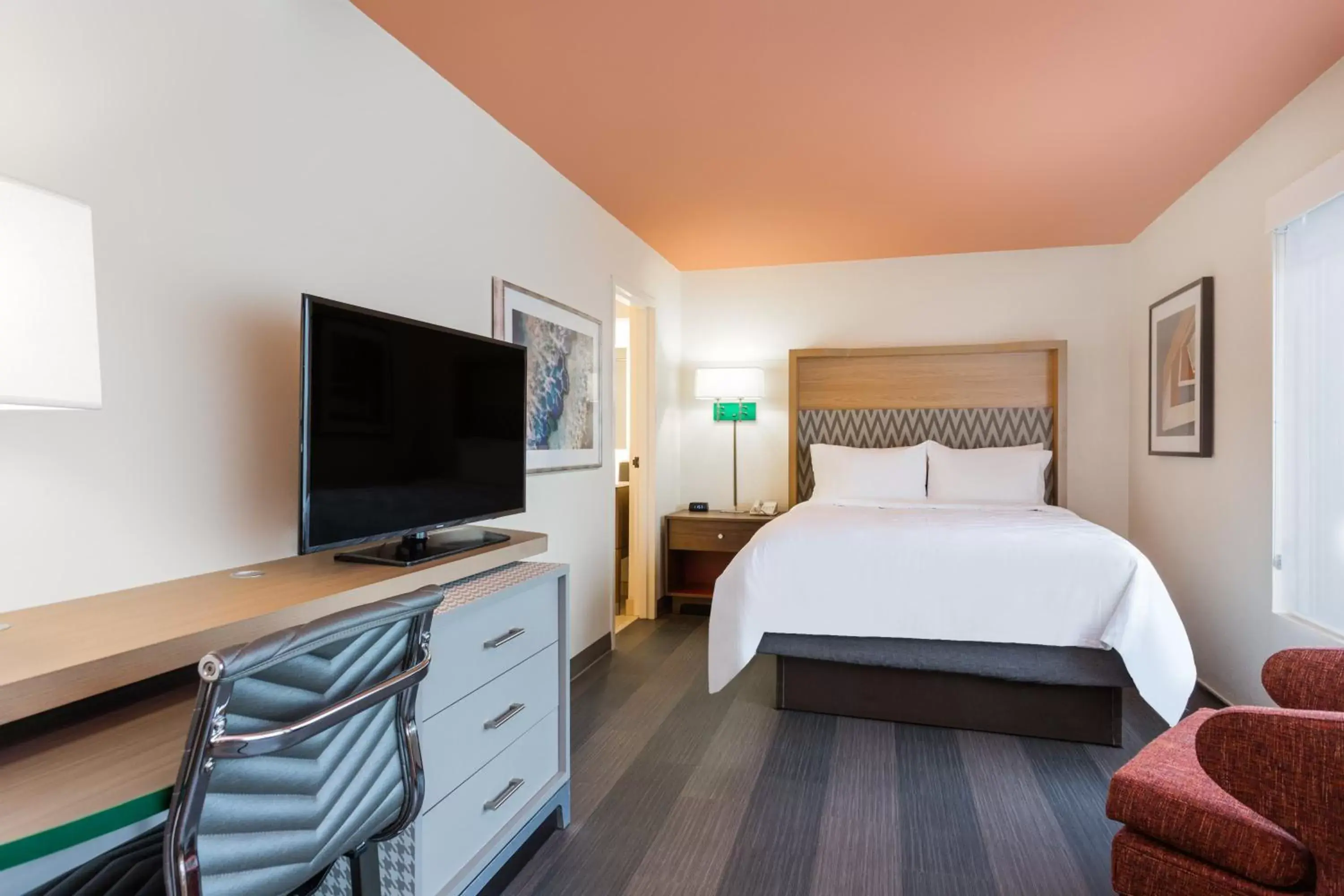 Standard Queen Room in Holiday Inn Timonium by IHG Standard Queen Room in Holiday Inn Timonium by IHG