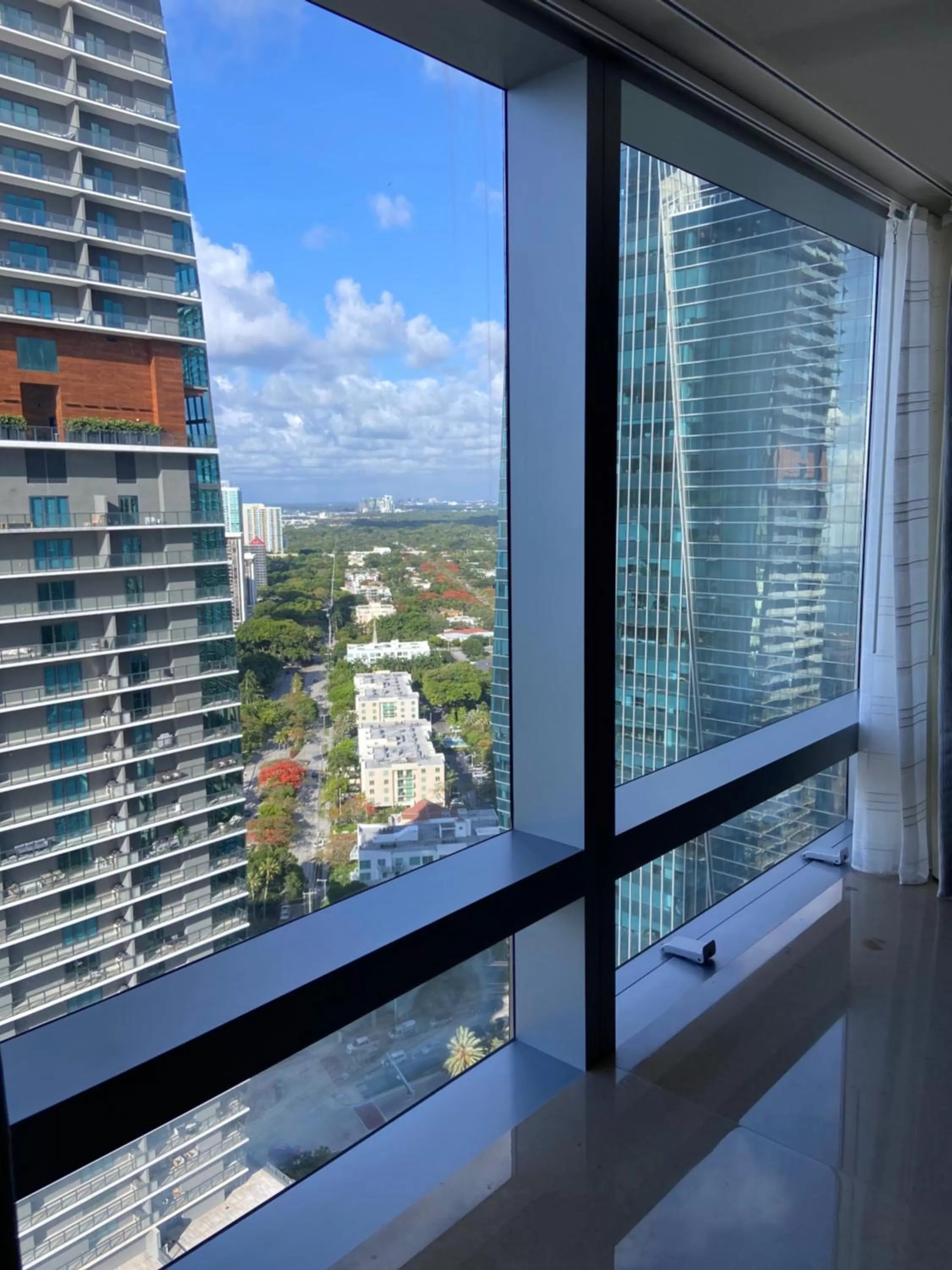 Living room in Four Seasons Hotel Miami - Luxury Private Residences