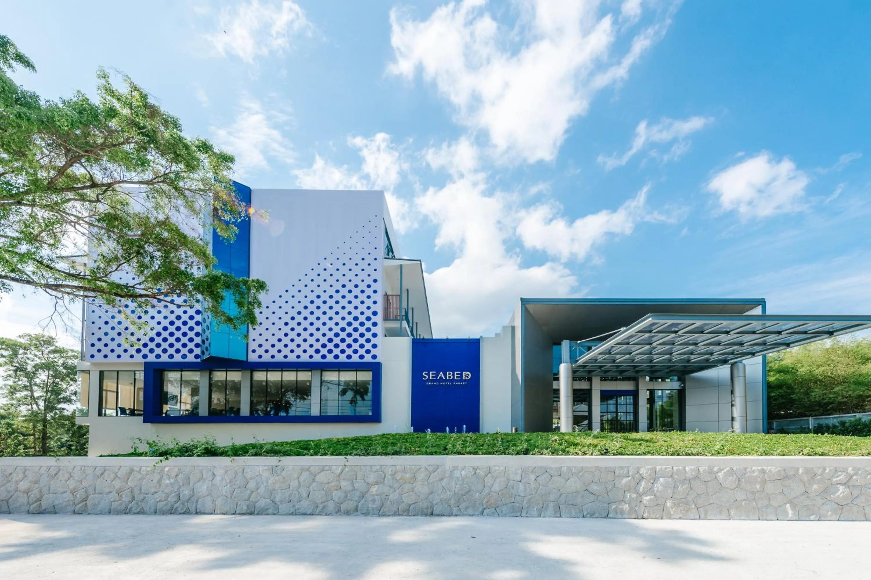 Property building in Seabed Grand Hotel Phuket - SHA Extra Plus