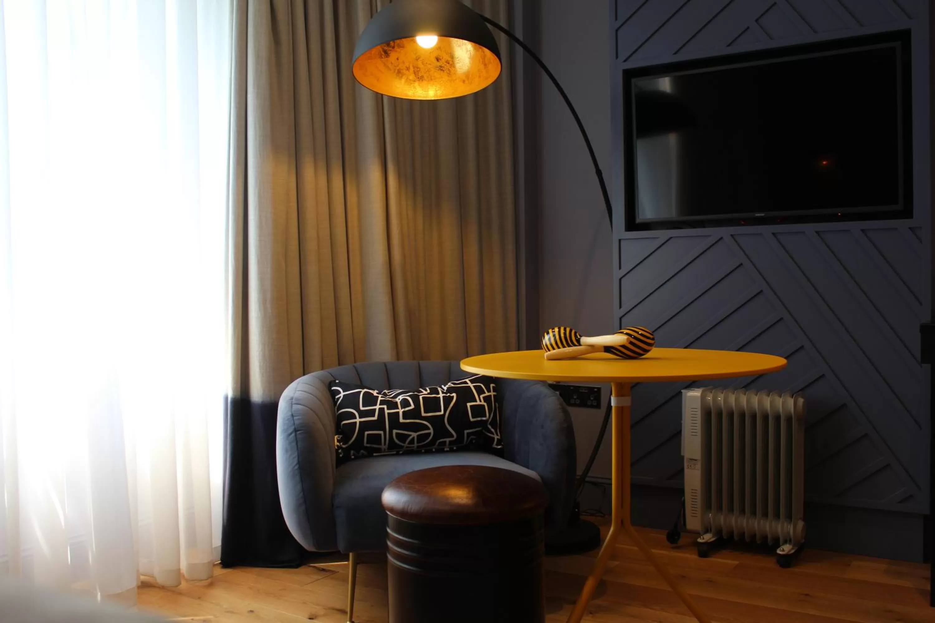 Photo of the whole room in The Gardens Hotel