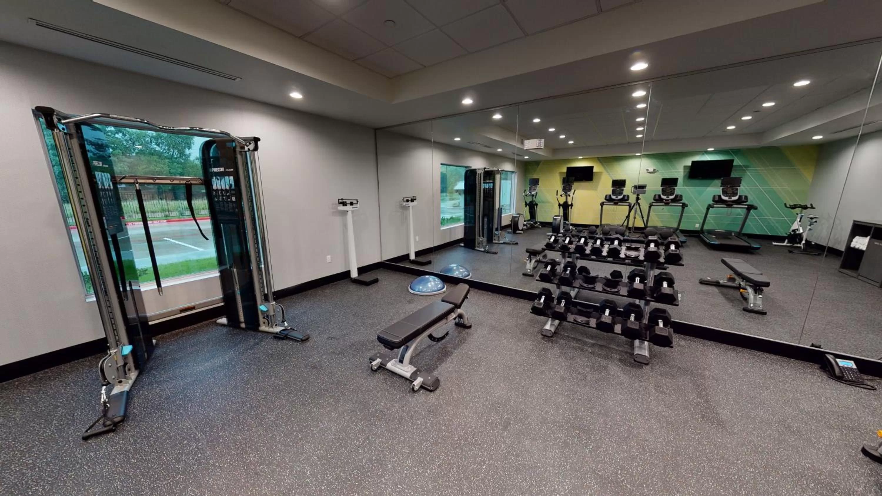 Fitness centre/facilities in Holiday Inn - NW Houston Beltway 8 by IHG