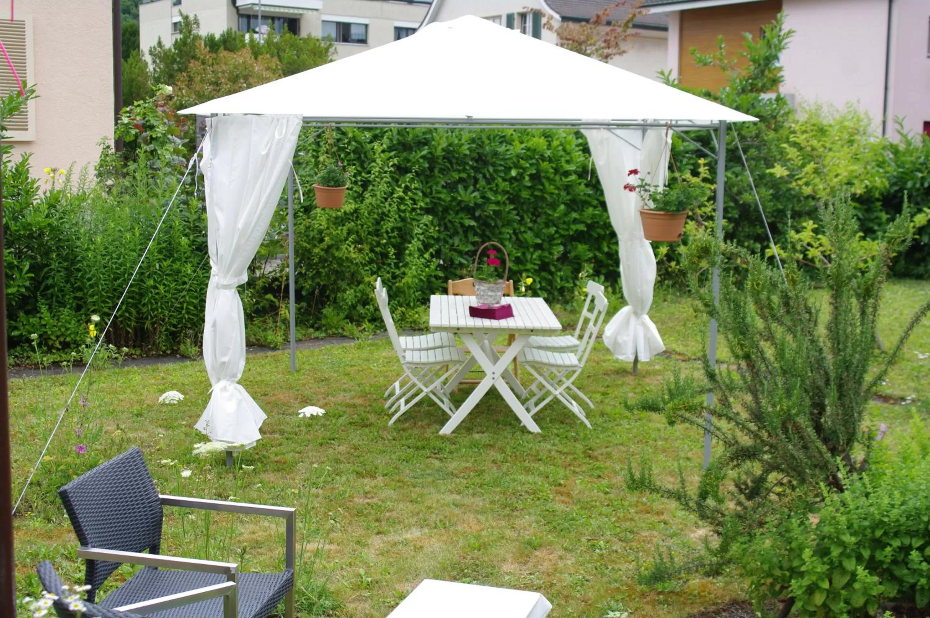 Garden in B&B Kalimera Pratteln