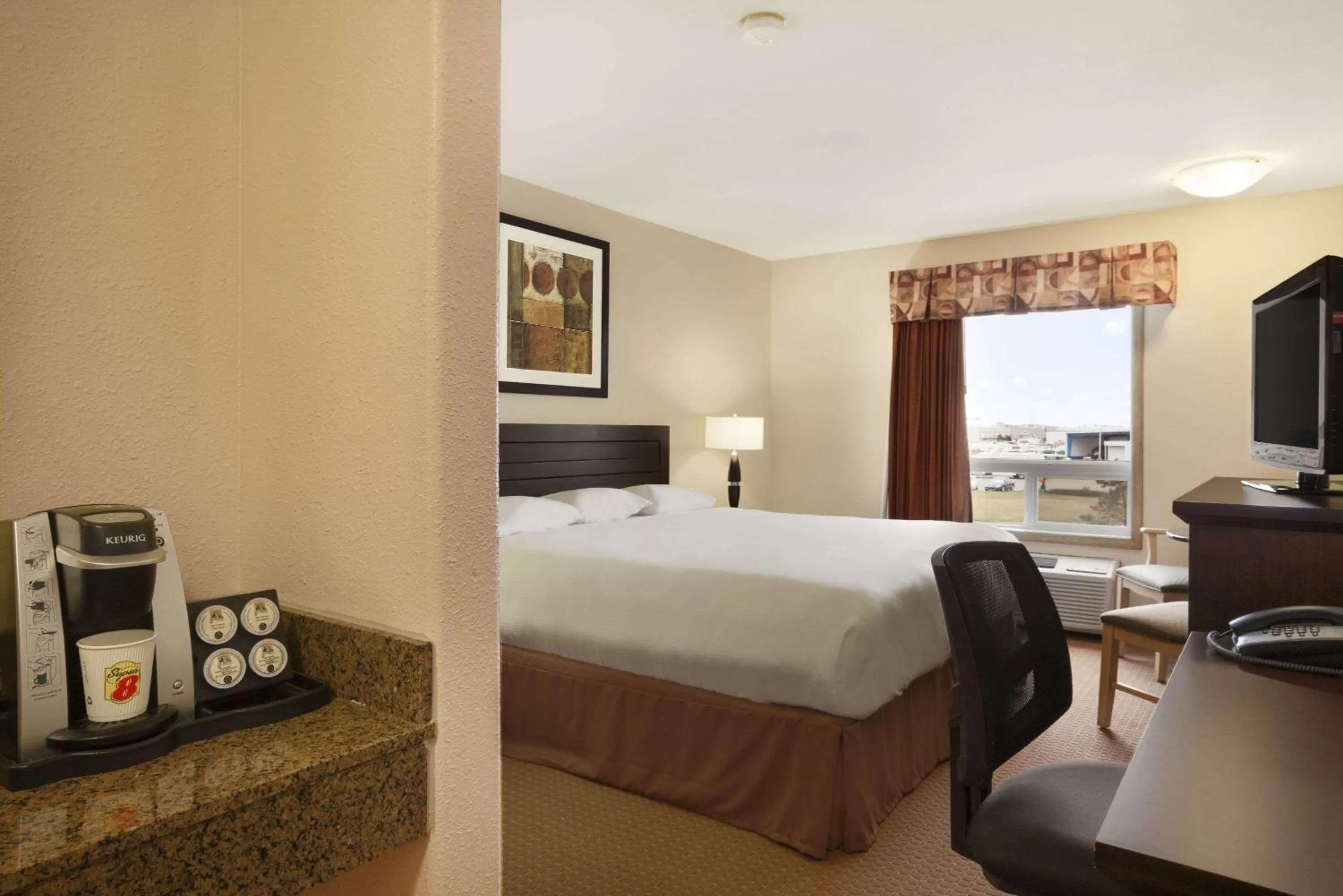 Photo of the whole room, Bed in Super 8 by Wyndham Edmonton International Airport