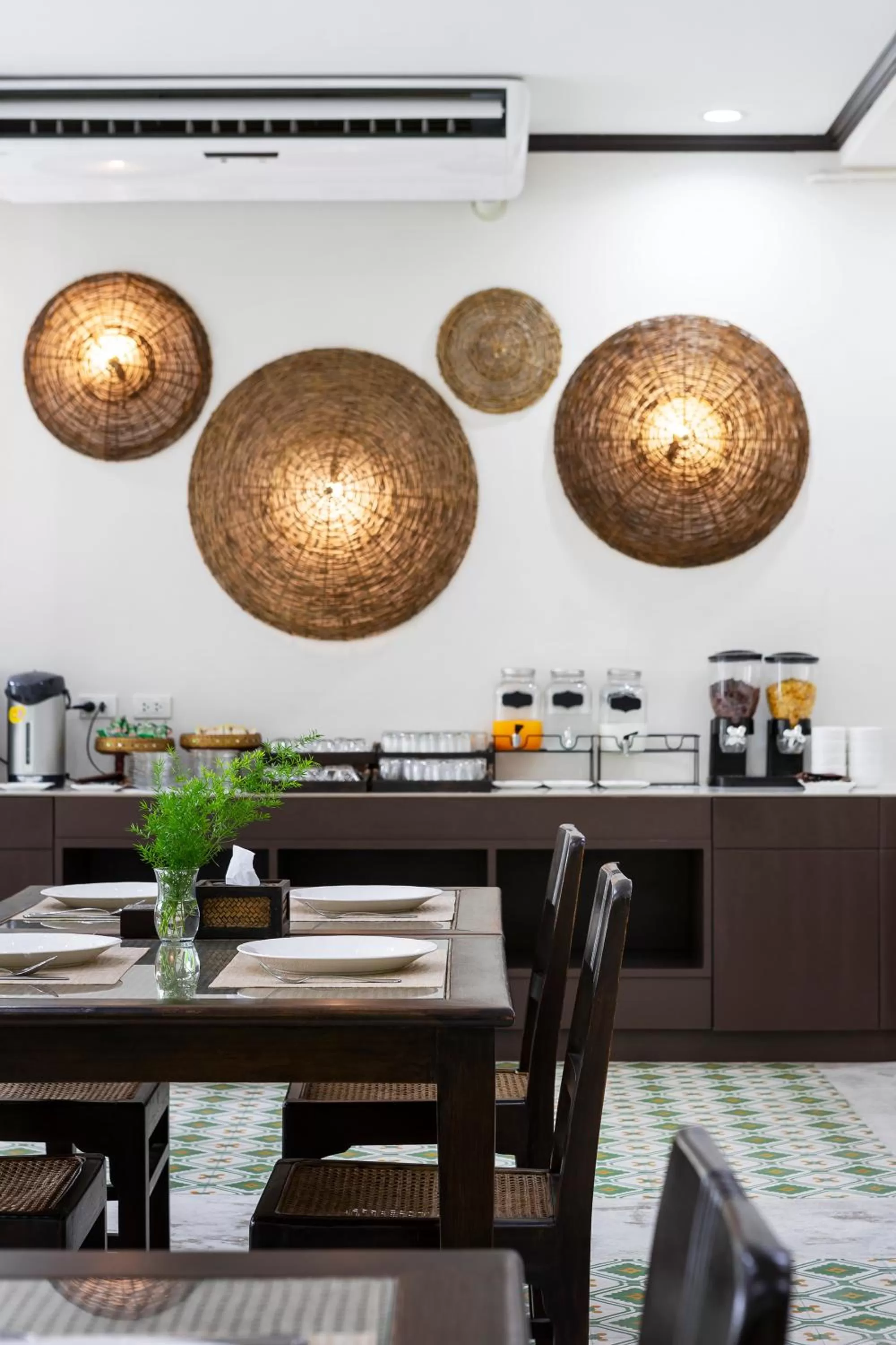 Restaurant/places to eat in Ratchapruek Lanna Boutique