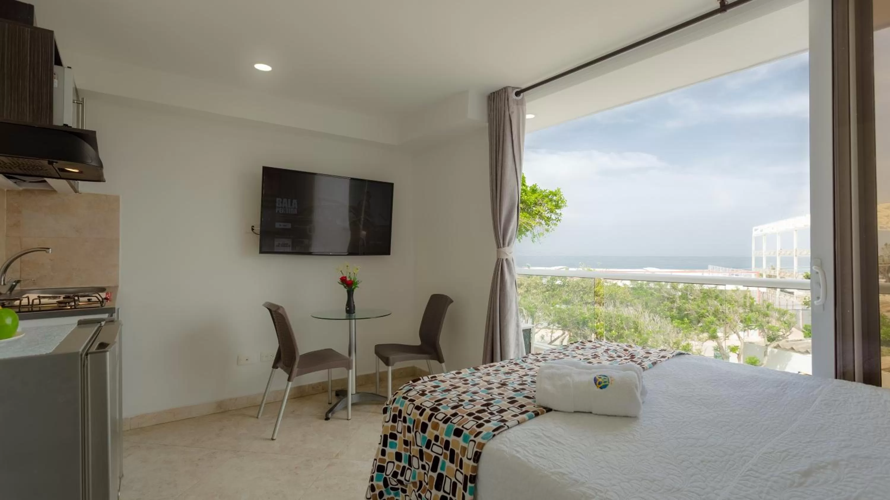 Photo of the whole room, Bed in Hollywood Beach Suite