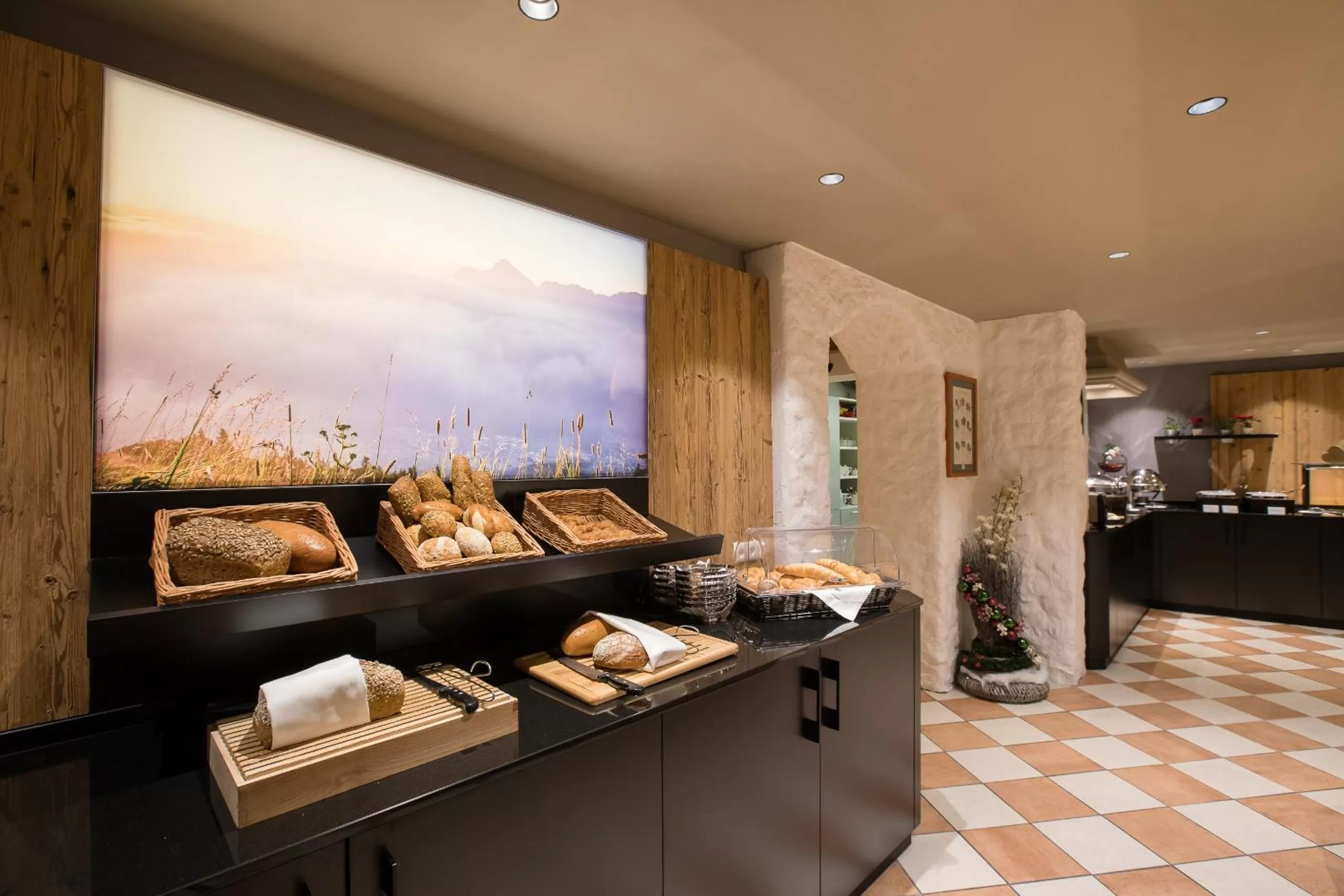 Buffet breakfast in Alpenhotel Tirolerhof