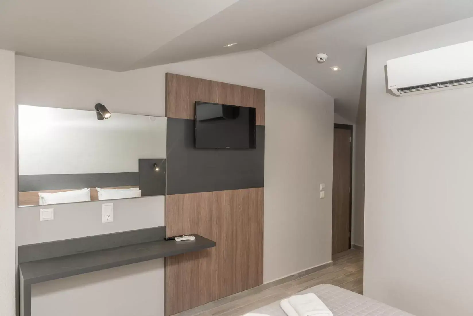 Deluxe Double or Twin Room in Elizabeth Queen Luxury Rooms Deluxe Double or Twin Room in Elizabeth Queen Luxury Rooms