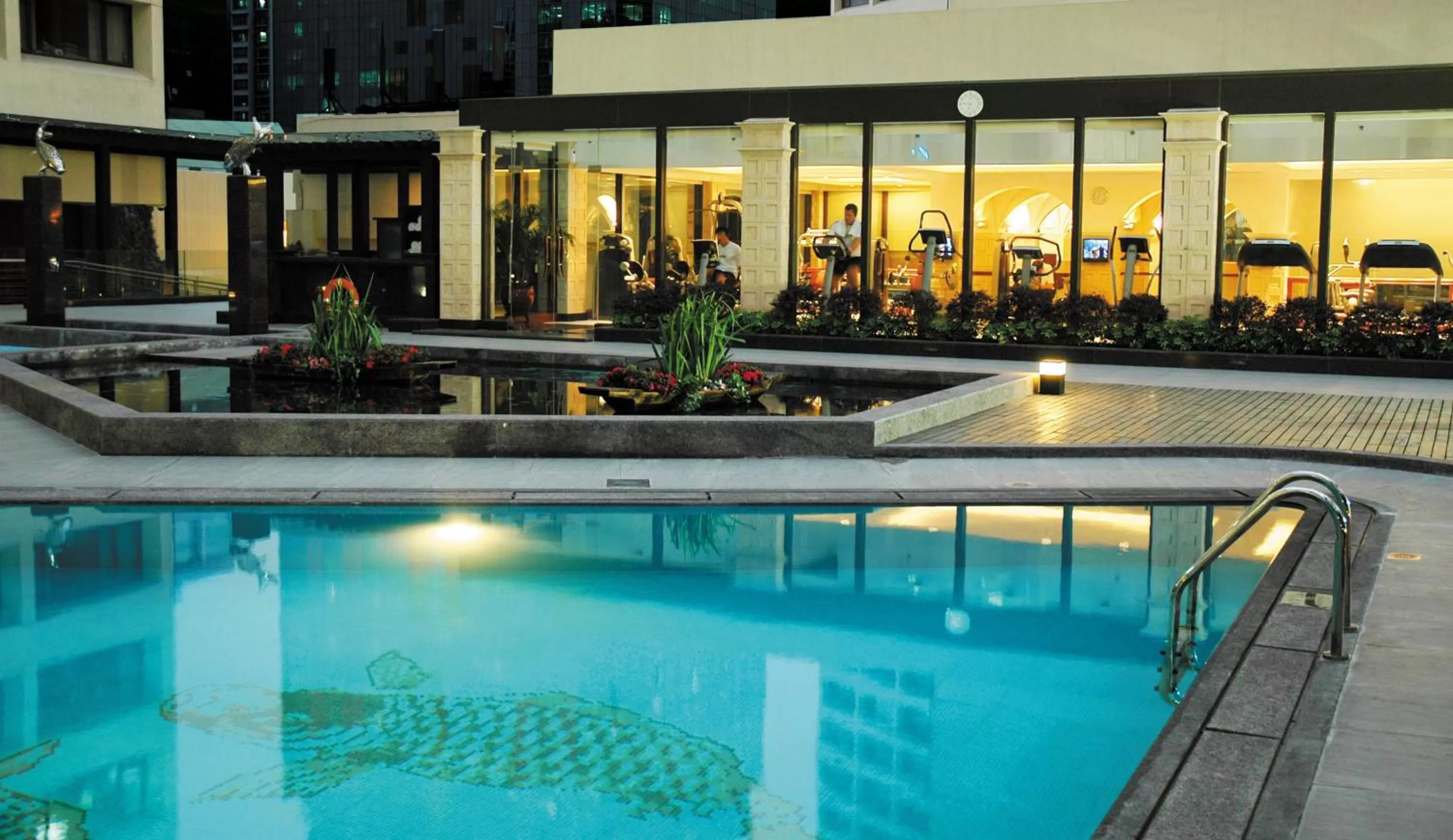 Swimming pool in The Garden Hotel Guangzhou