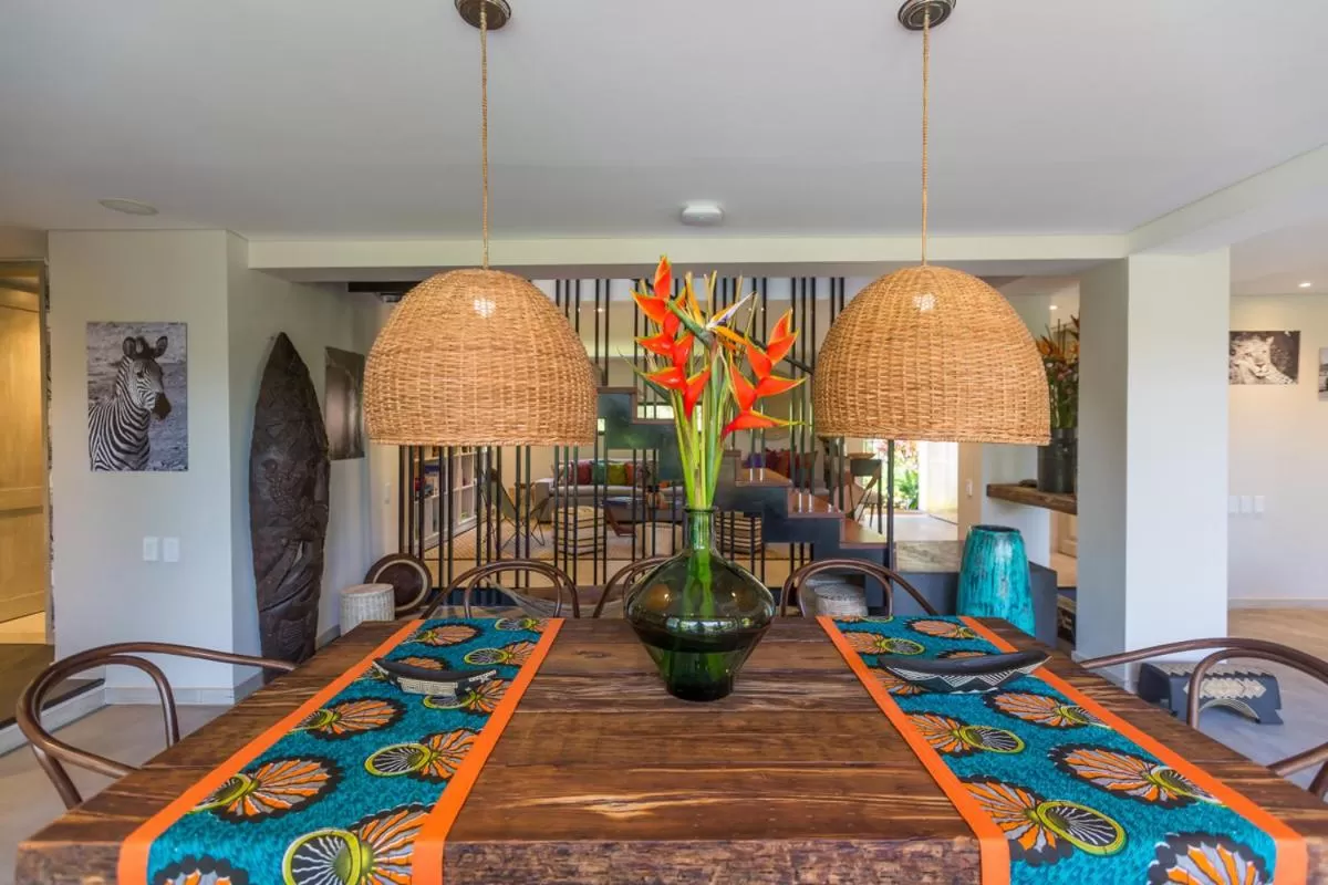 Decorative detail in Patio del Mundo