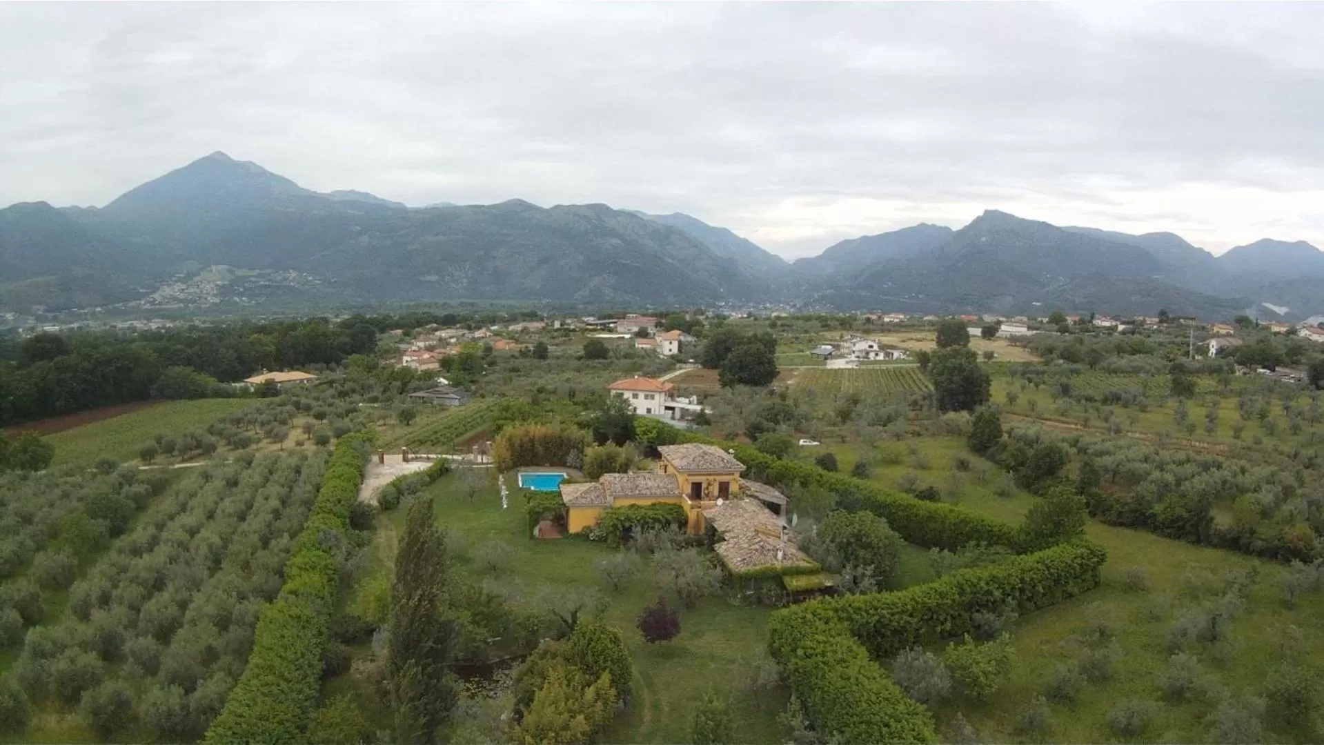 Facade/entrance, Bird's-eye View in Le Ninfee