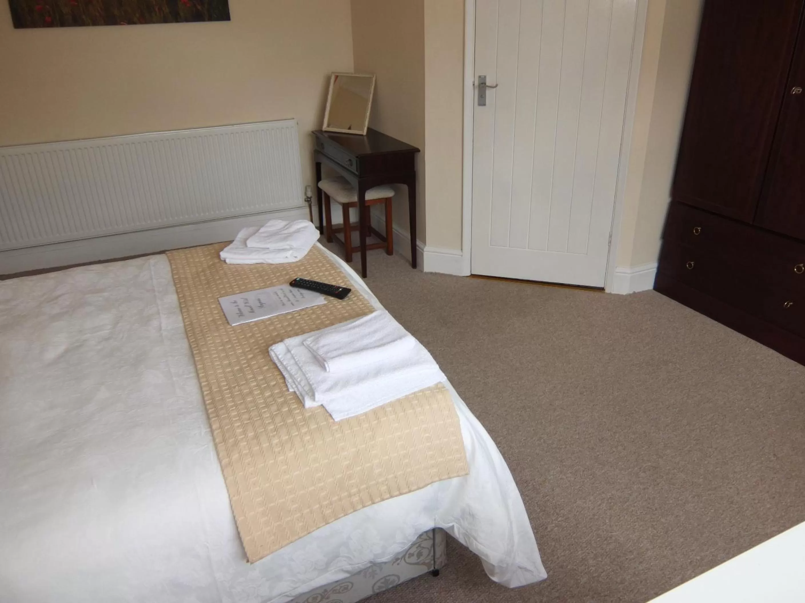 Bed in The Monsell Hotel