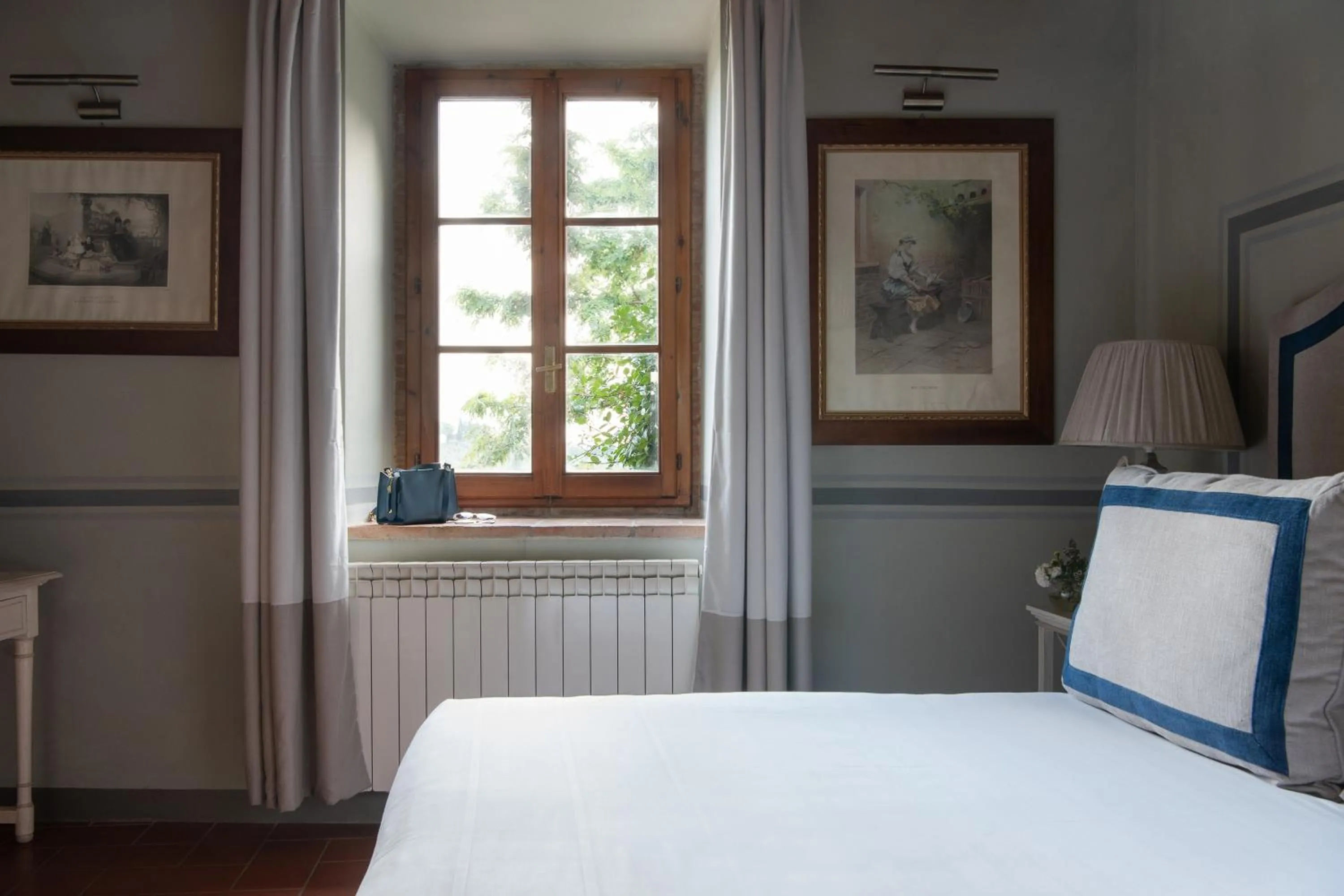 Bedroom, Bed in Relais Villa Olmo - Place of Charme