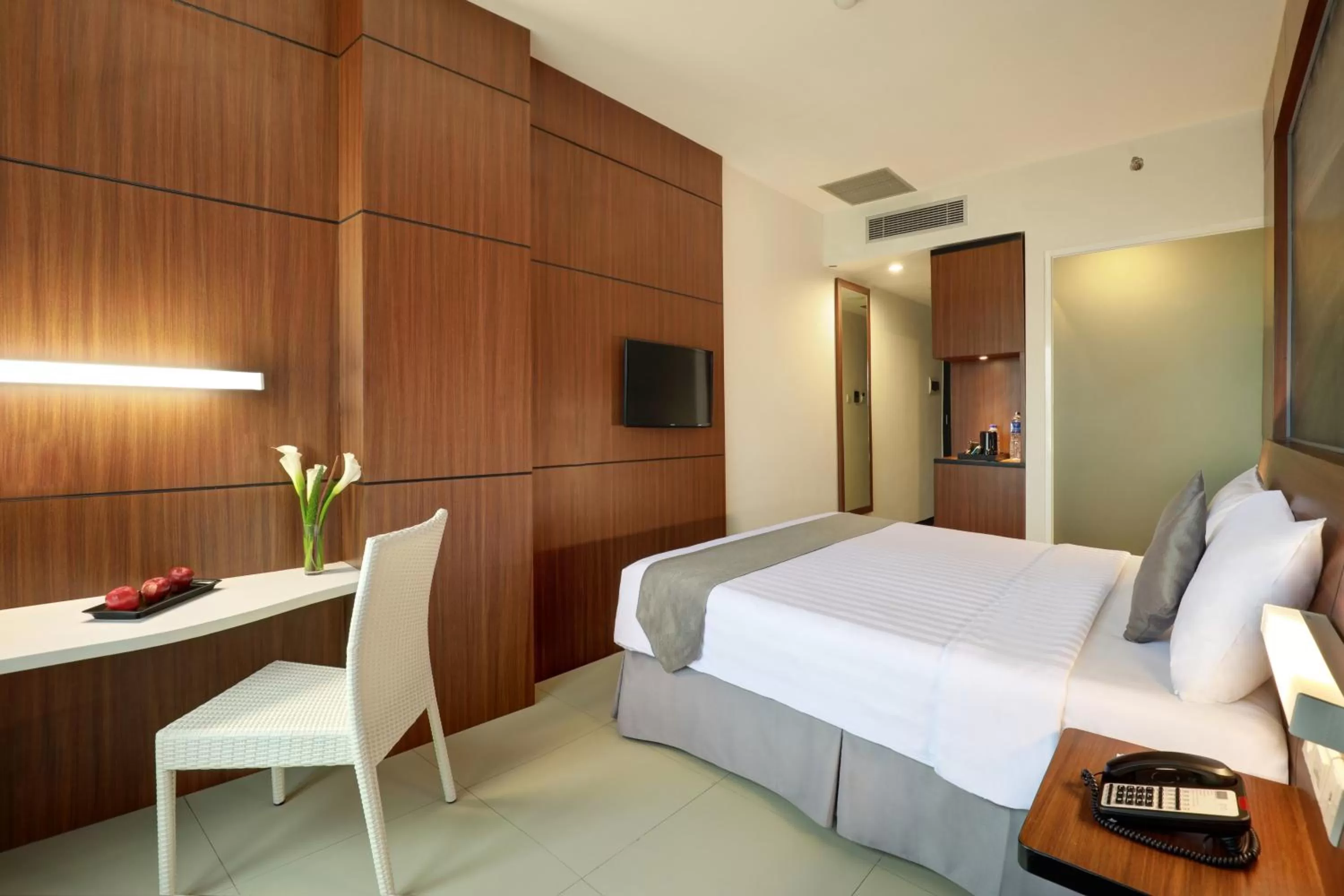 Bedroom, Bed in Hotel Neo Palma Palangkaraya by ASTON