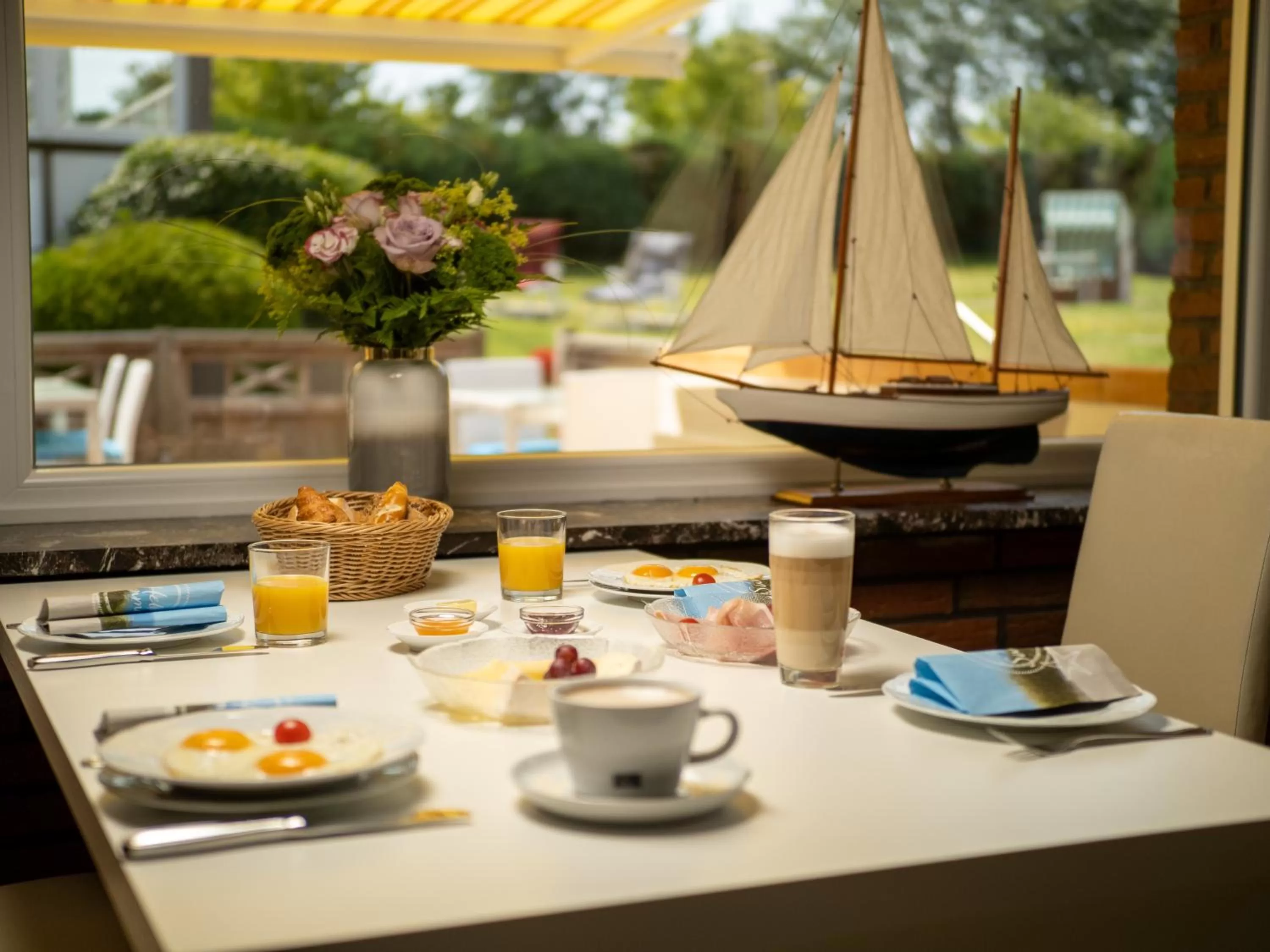 Food and drinks in Tom's Hus Heiligenhafen