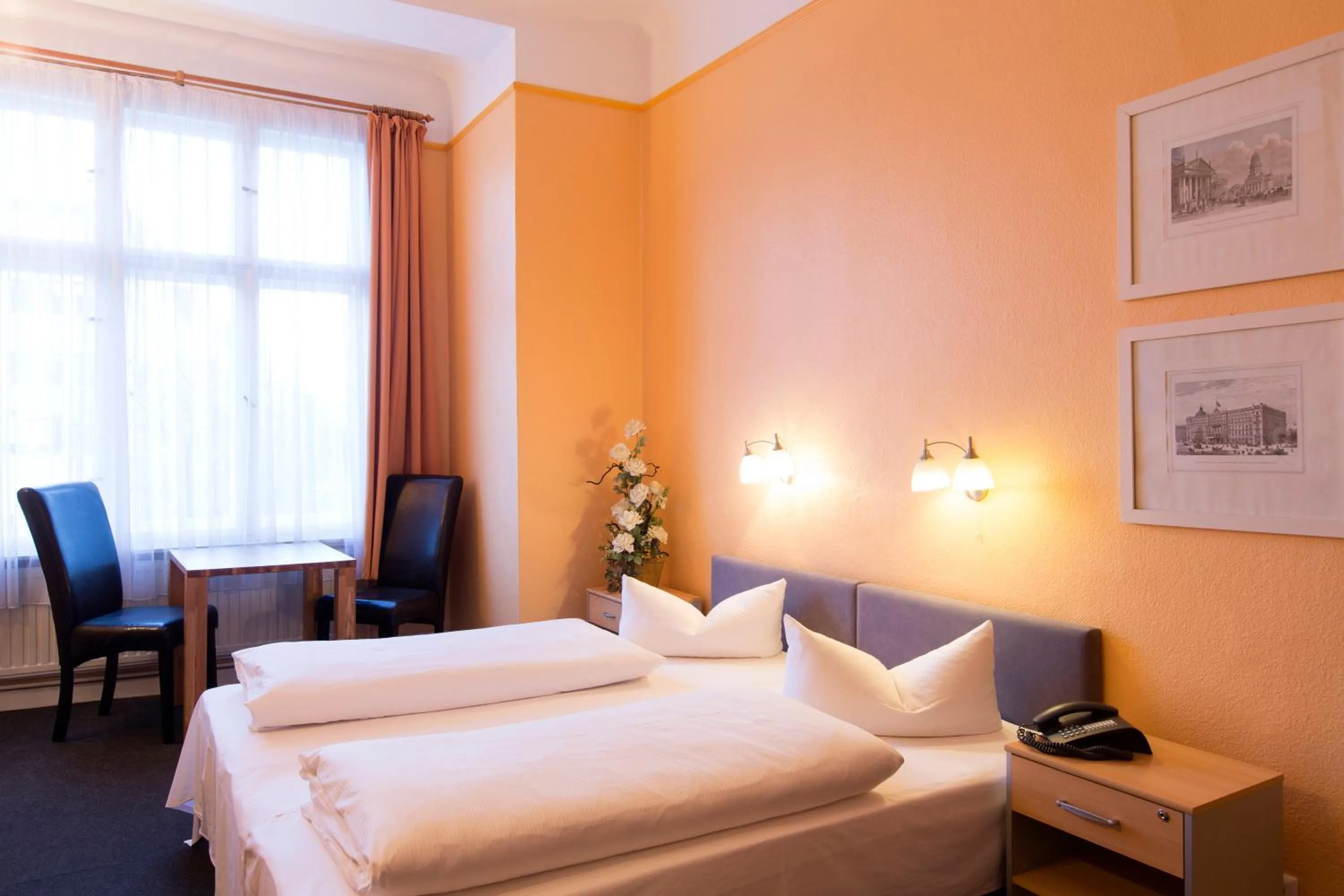 Photo of the whole room, Bed in Hotel am Hermannplatz