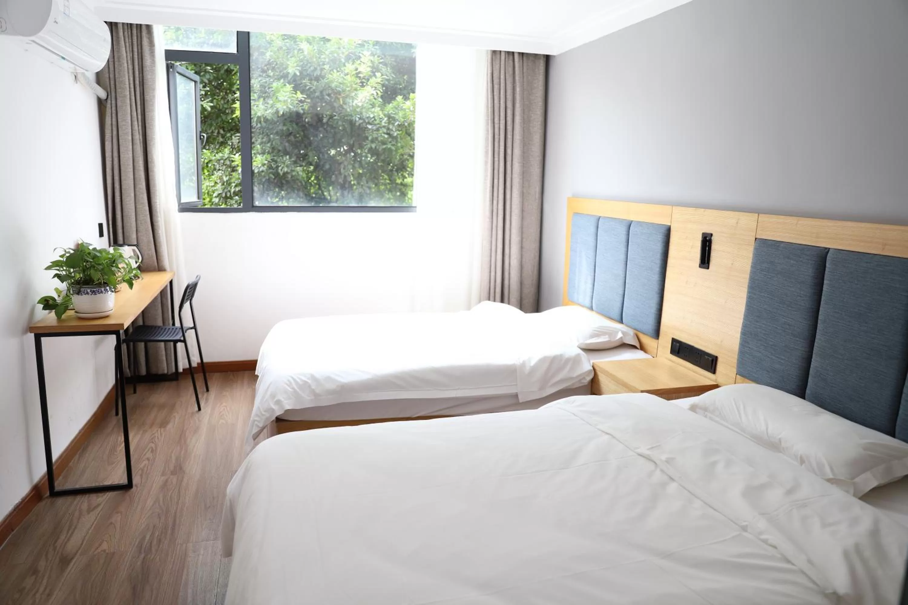 Bed in Travel light Guilin