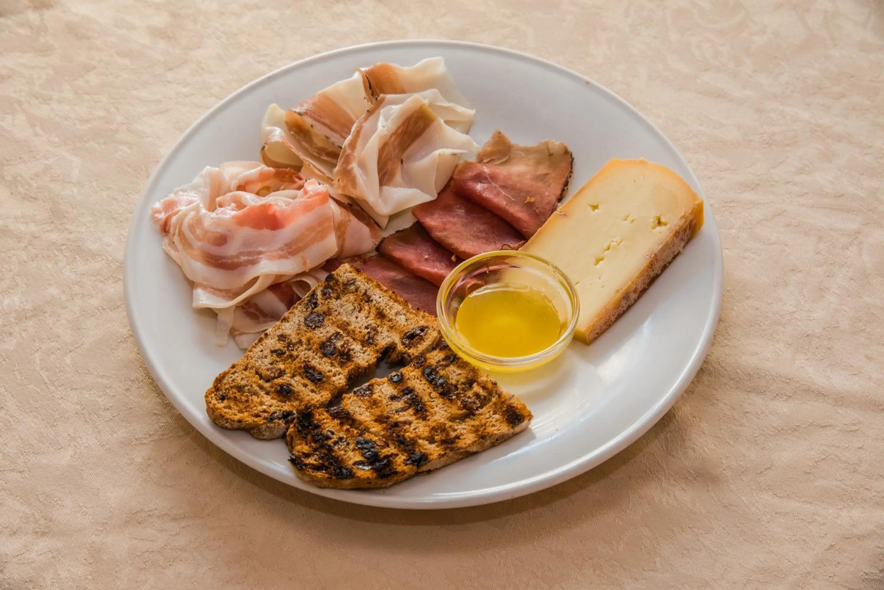 Restaurant/places to eat in Hotel Au Soleil