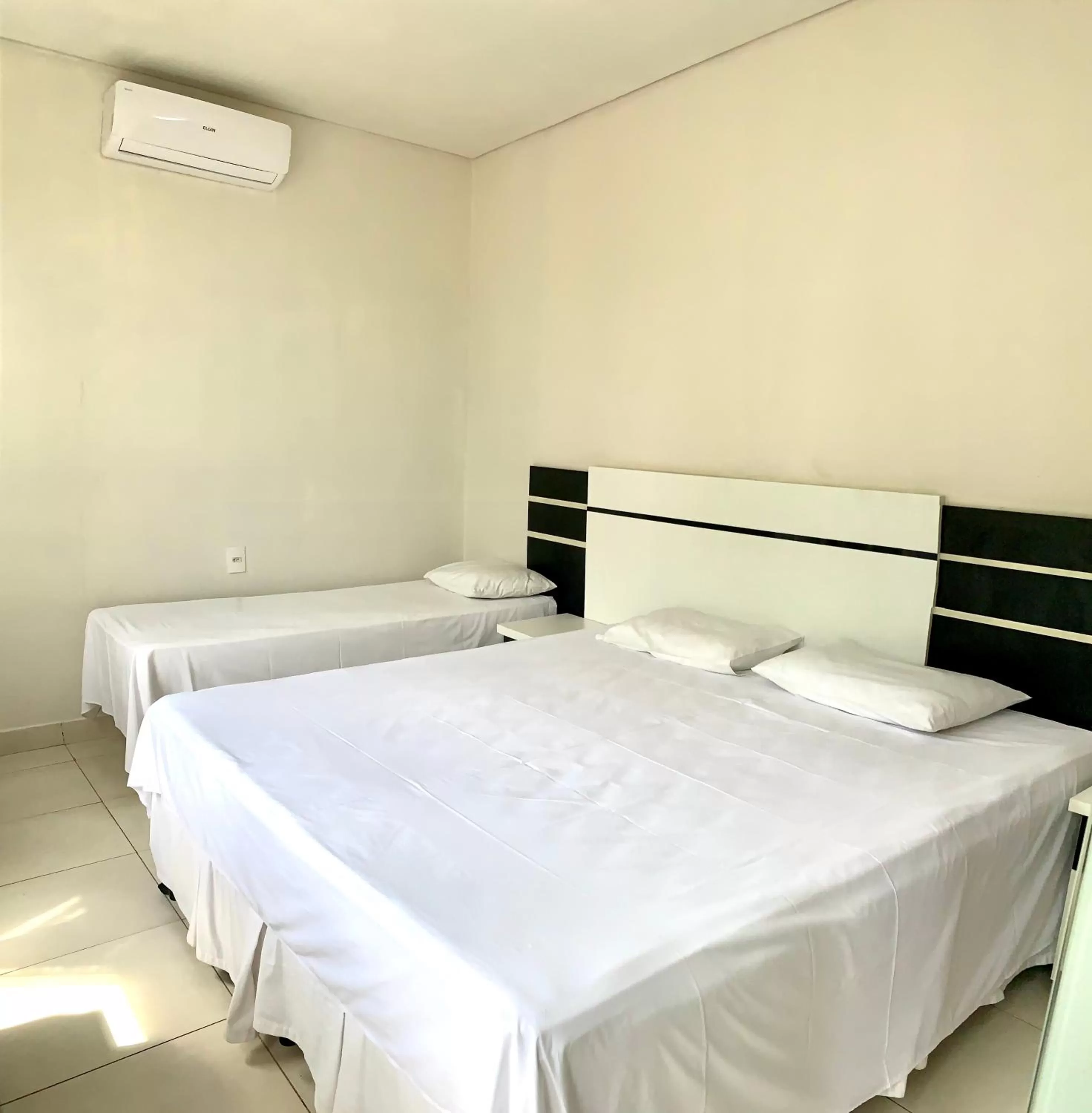 Bed in Samir Hotel Business