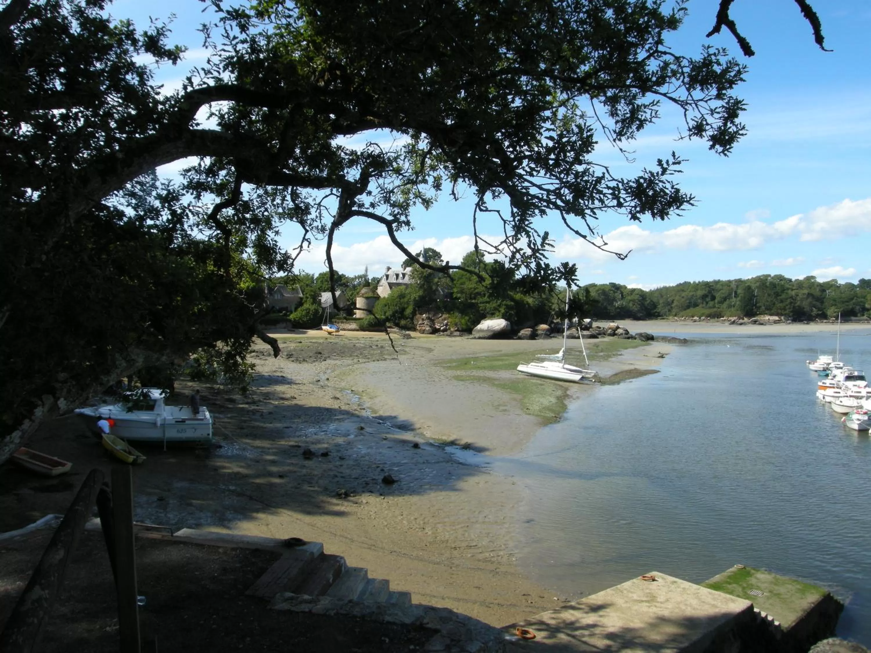 Natural landscape in Chambres d'hôtes de Pont C'Hoat
