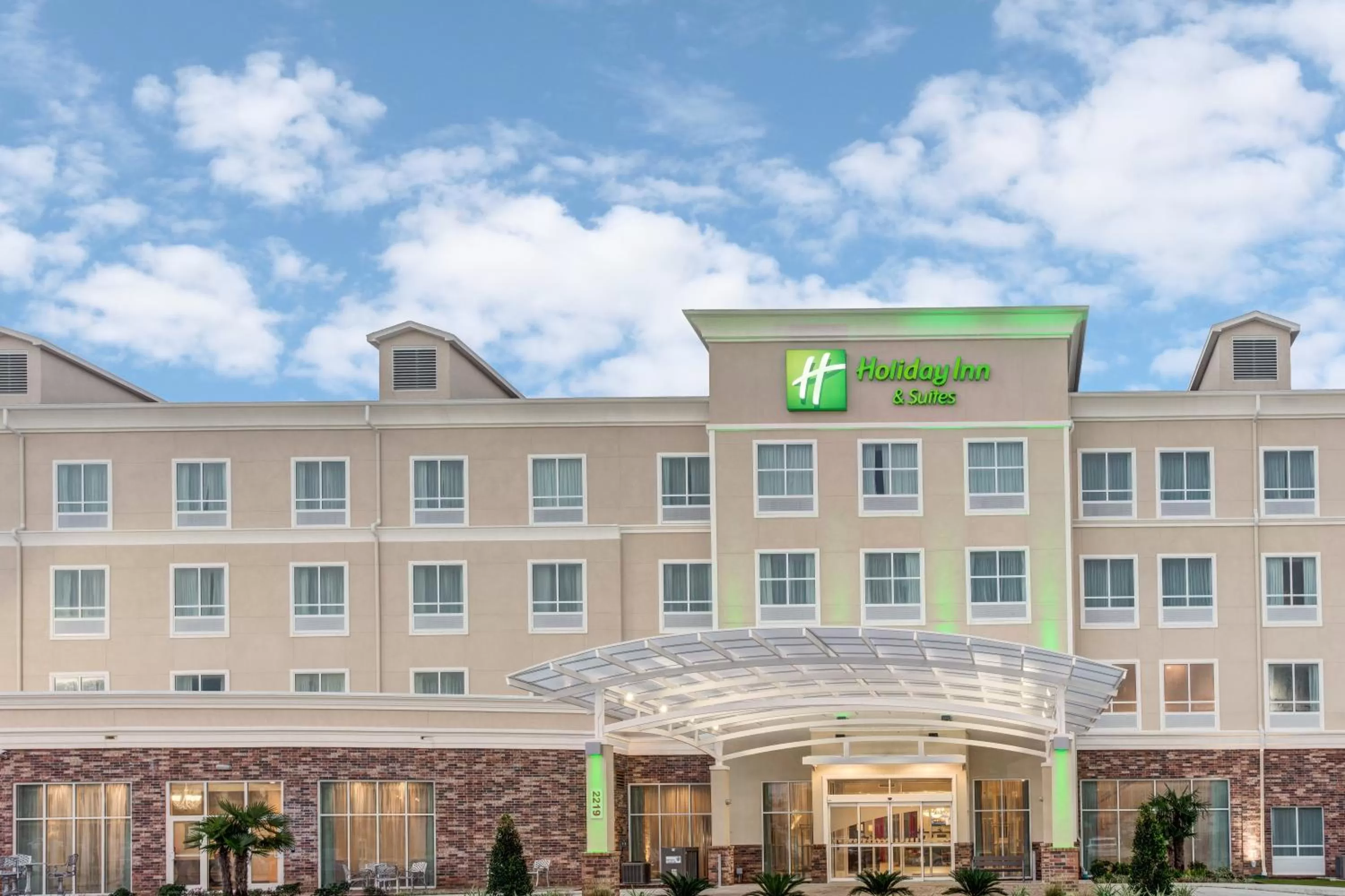Property building in Holiday Inn Lafayette North by IHG