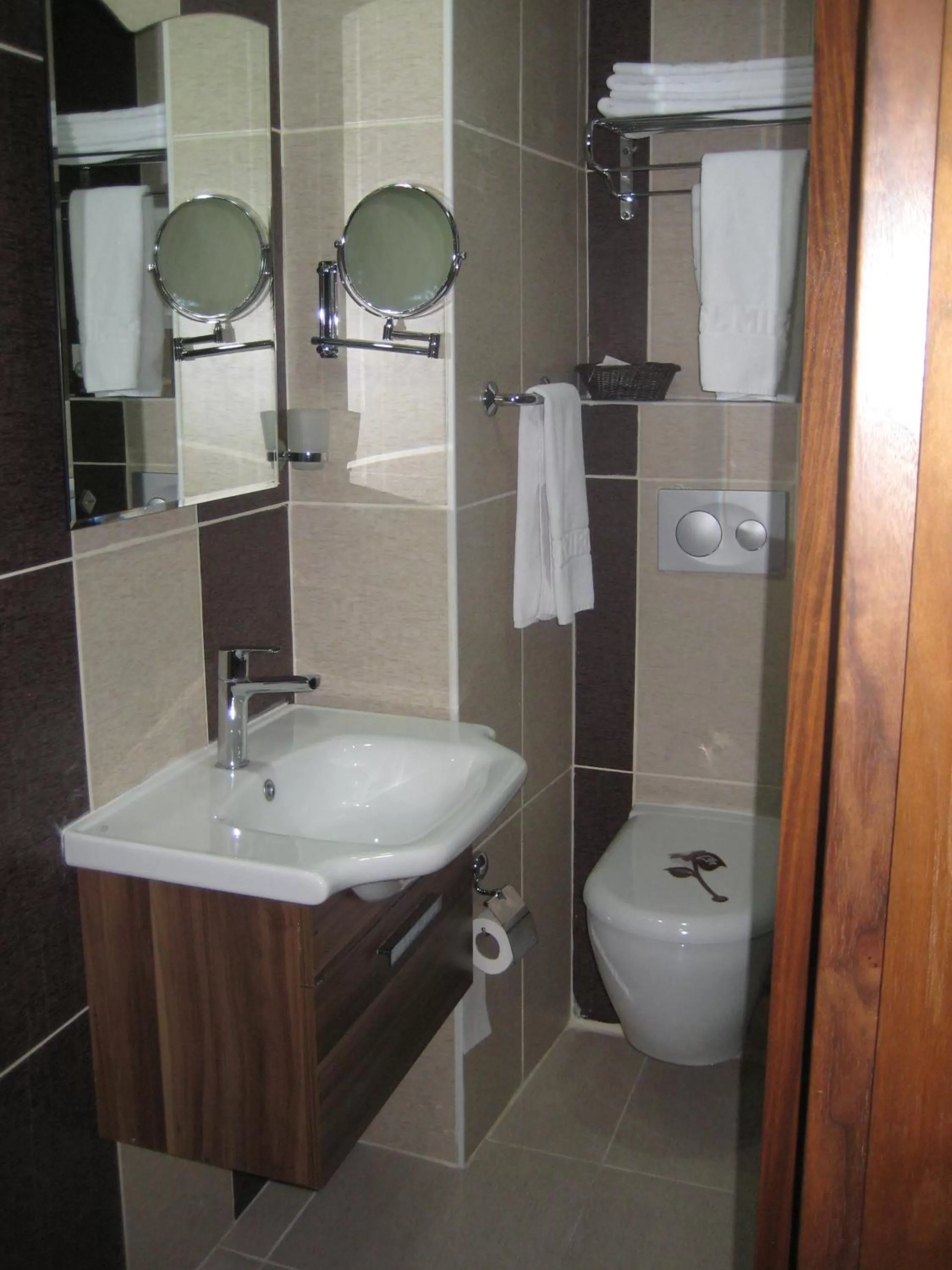 Shower in Miroglu Hotel