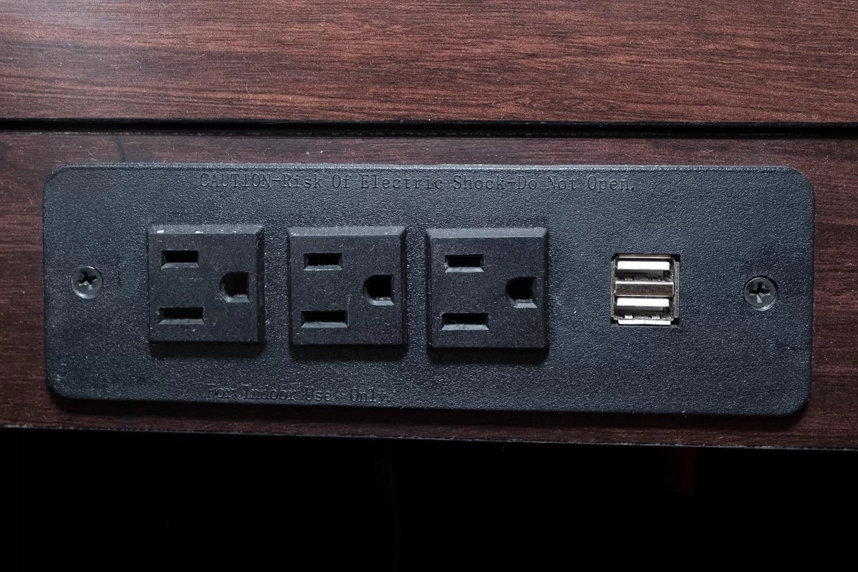 Photo of the whole room in Red Roof Inn Bordentown - McGuire AFB