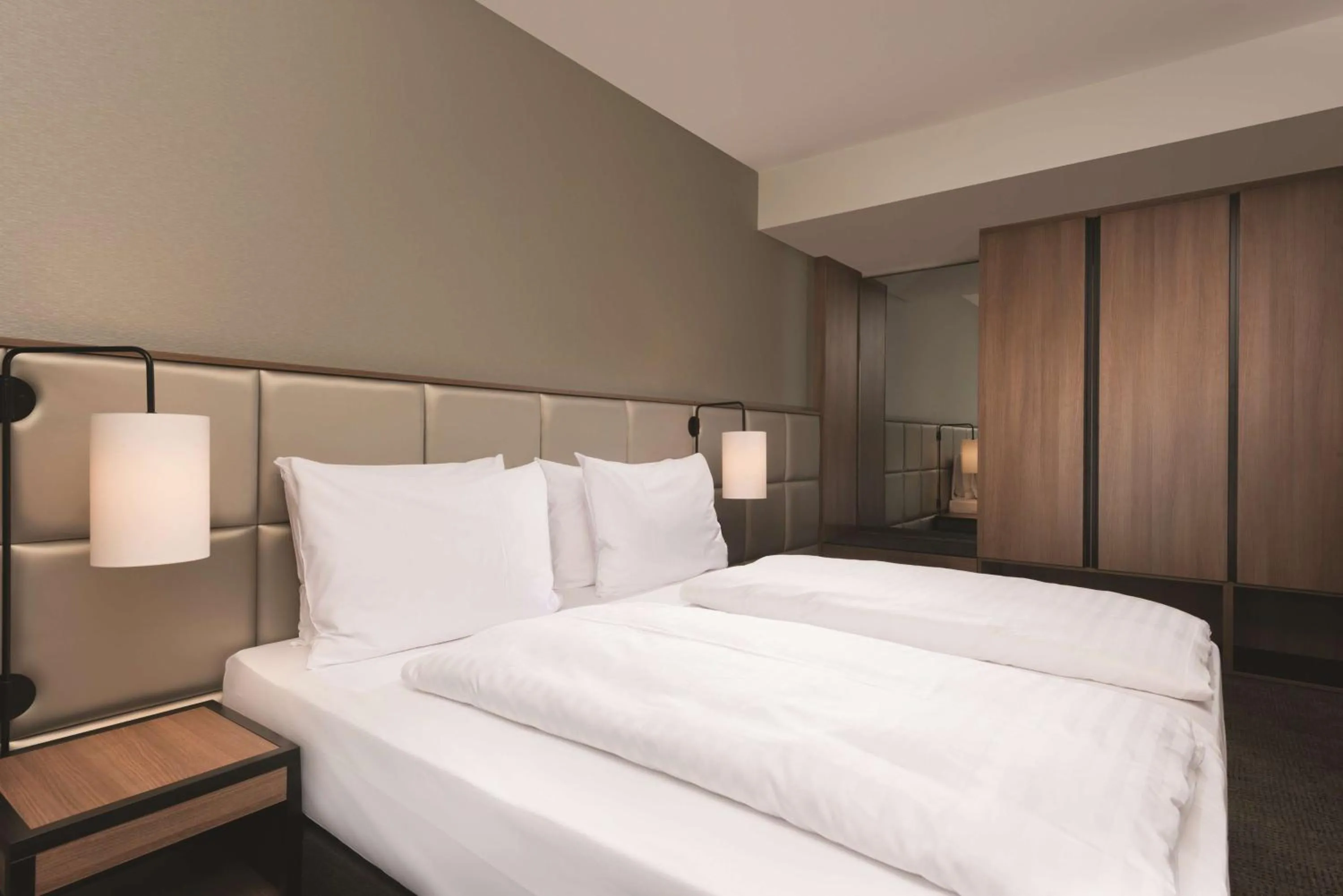 Bedroom, Bed in Adina Apartment Hotel Frankfurt Westend