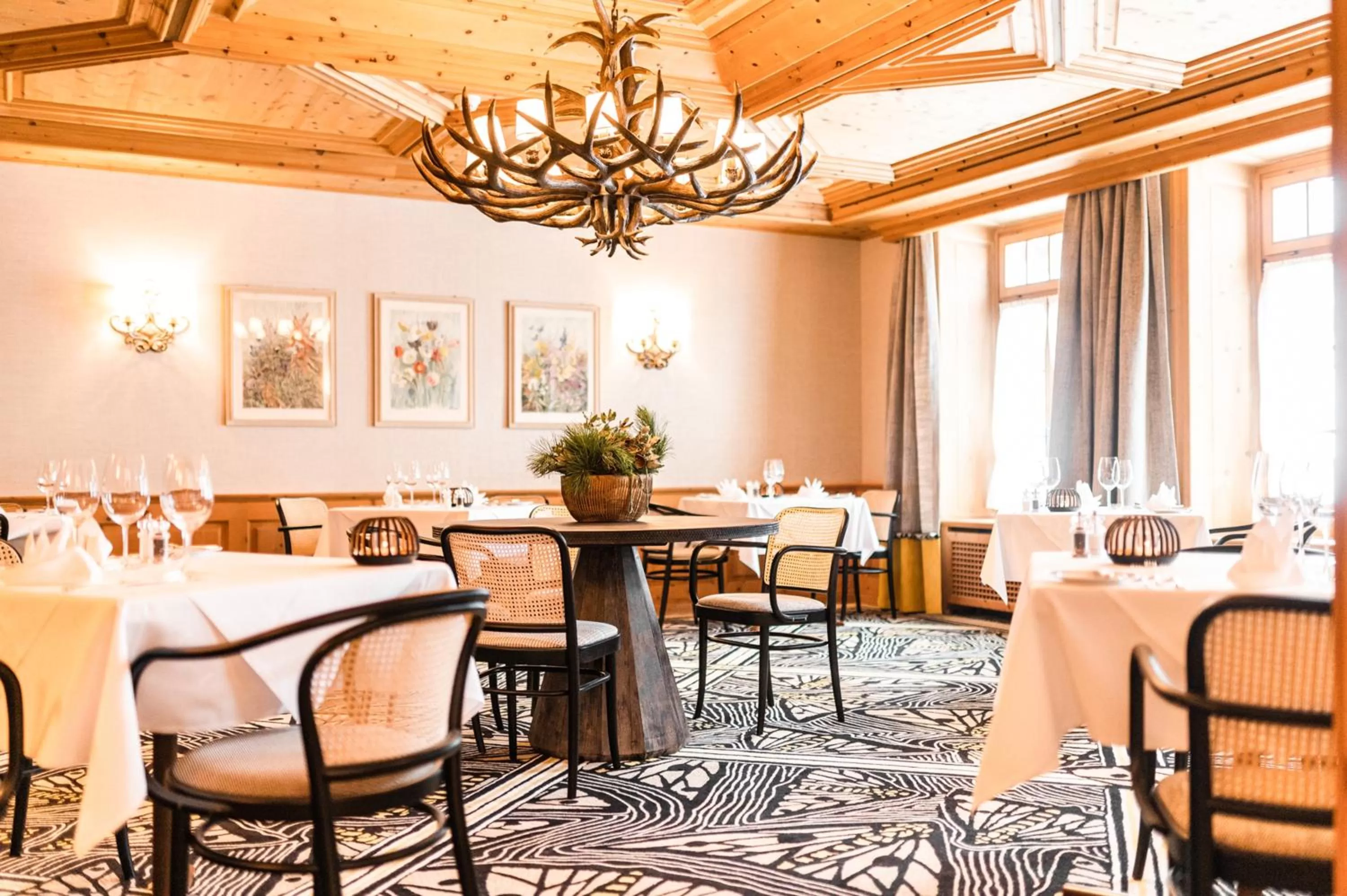 Restaurant/places to eat in Hotel Steinbock Pontresina