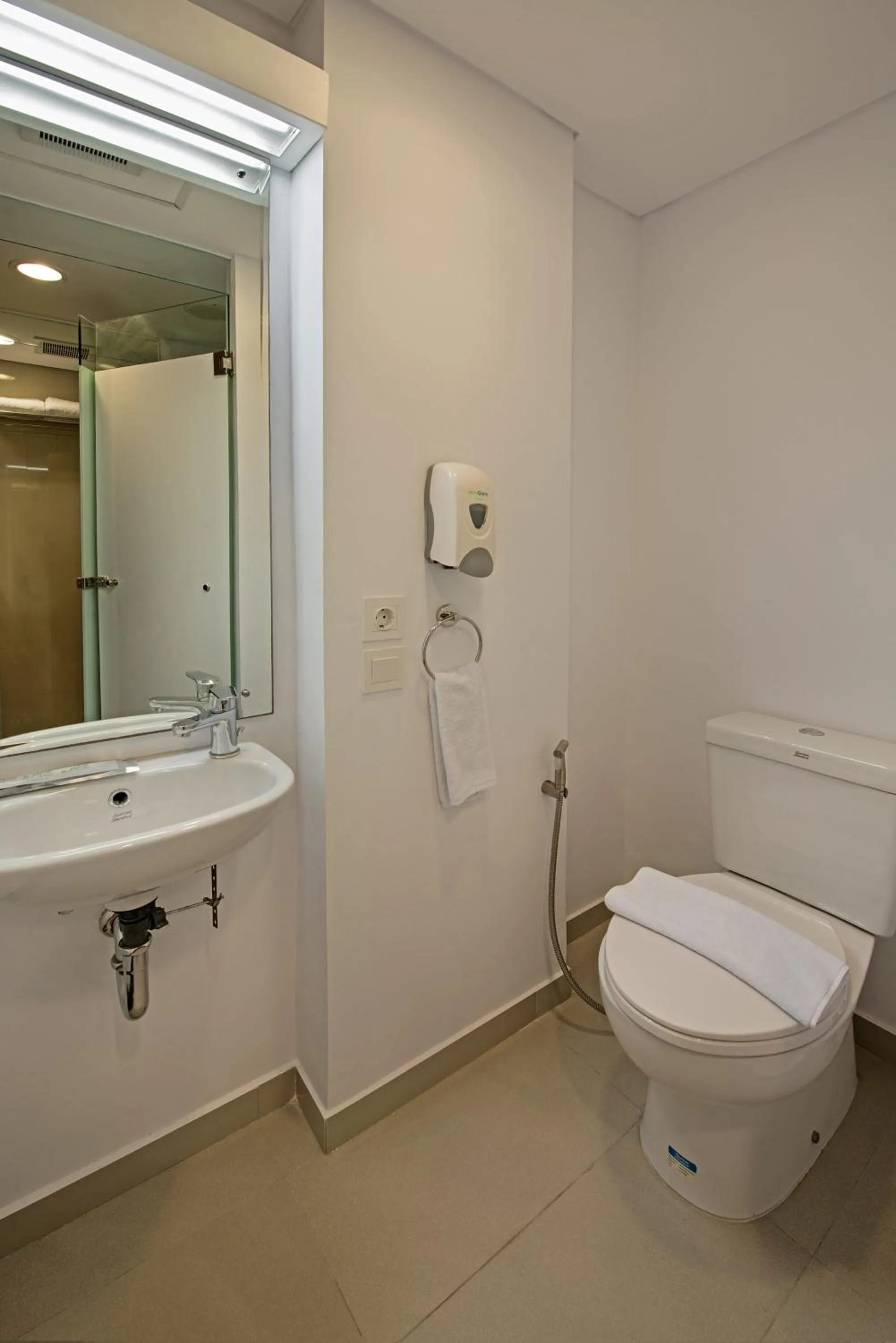 Bathroom in Whiz Prime Hotel Pajajaran Bogor