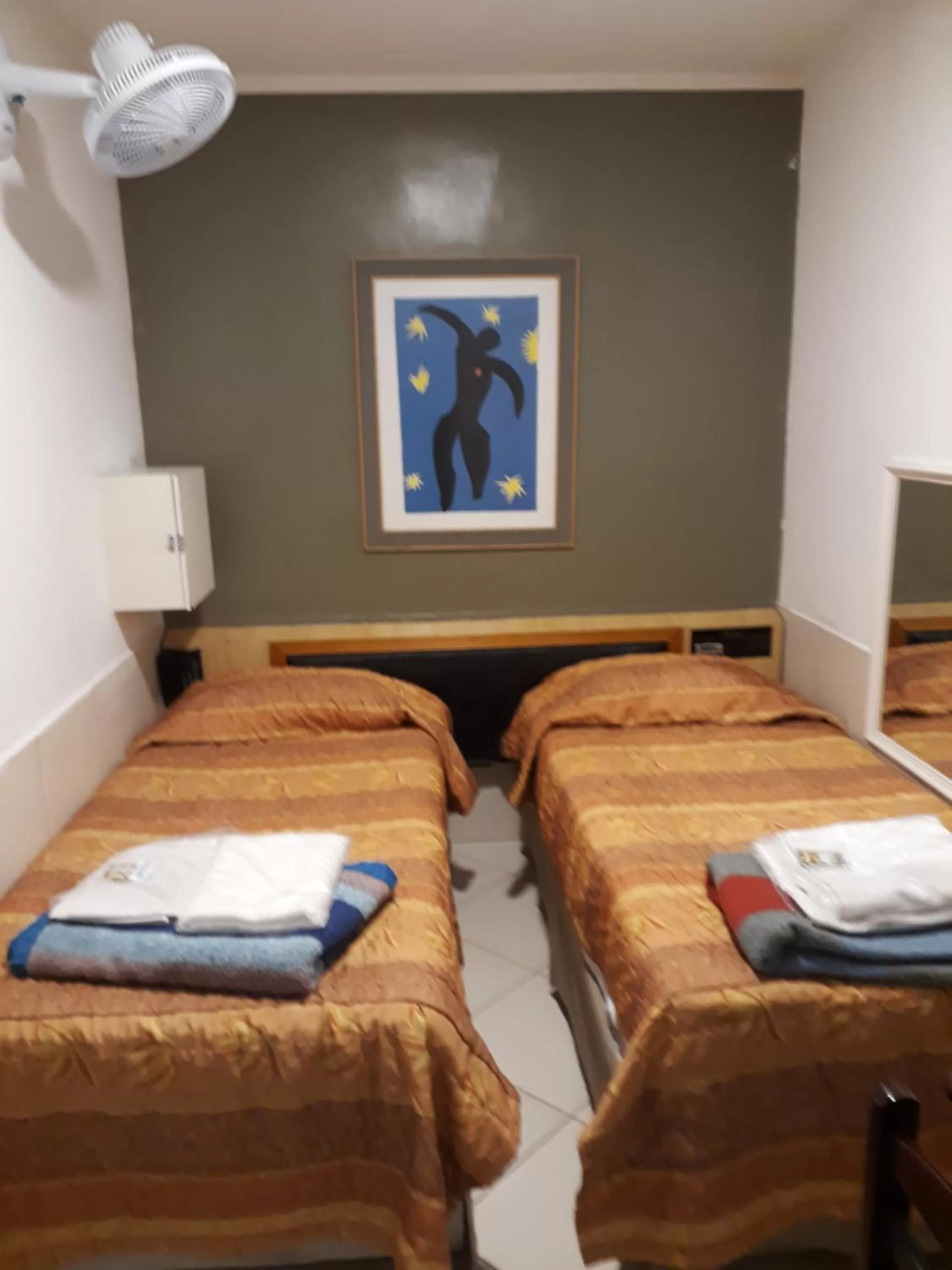 Bed in Hotel Smart Inn