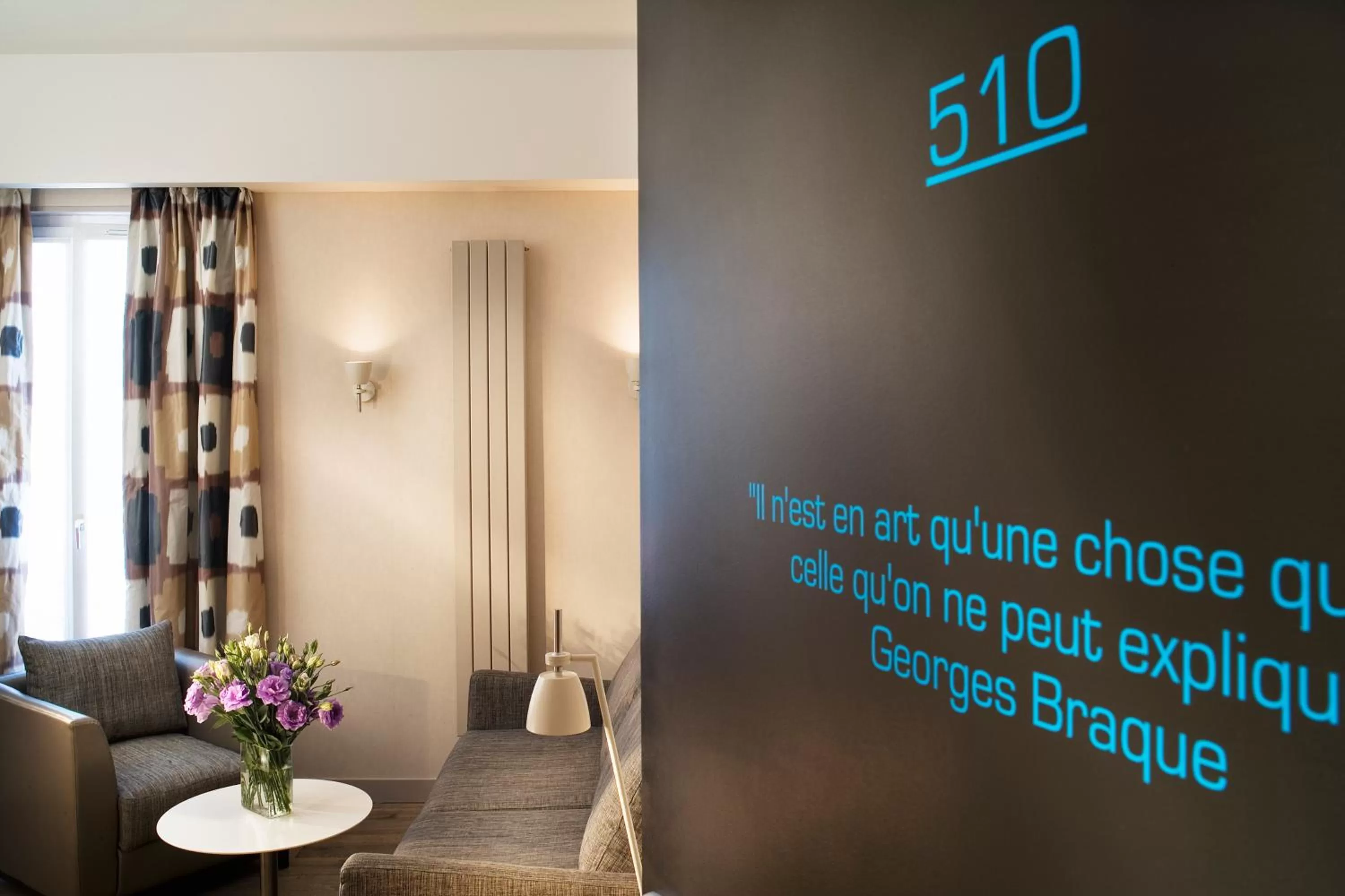 Photo of the whole room in Hôtel A La Villa des Artistes