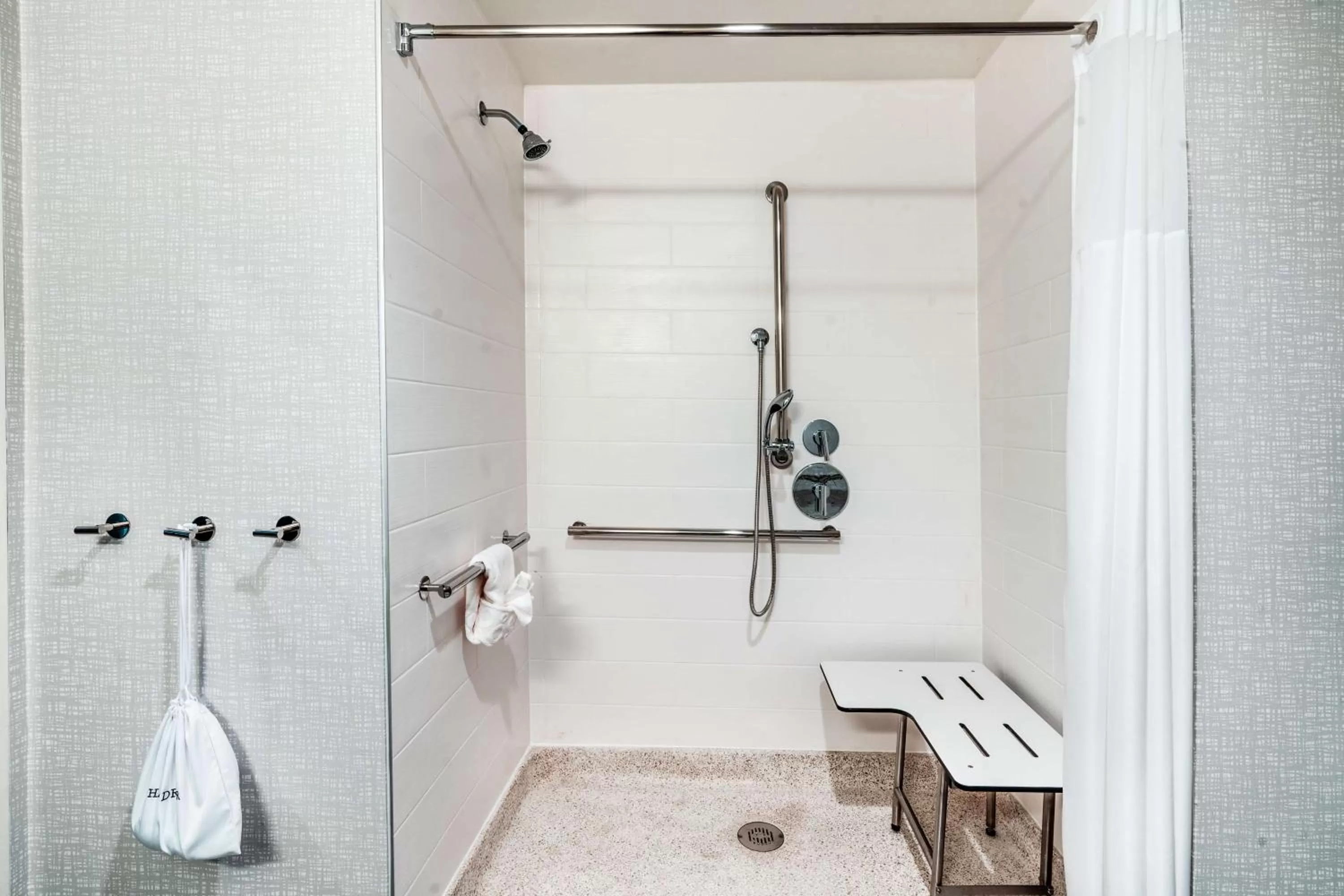 Bathroom in Hampton Inn Riverside March Air Force Base, Ca