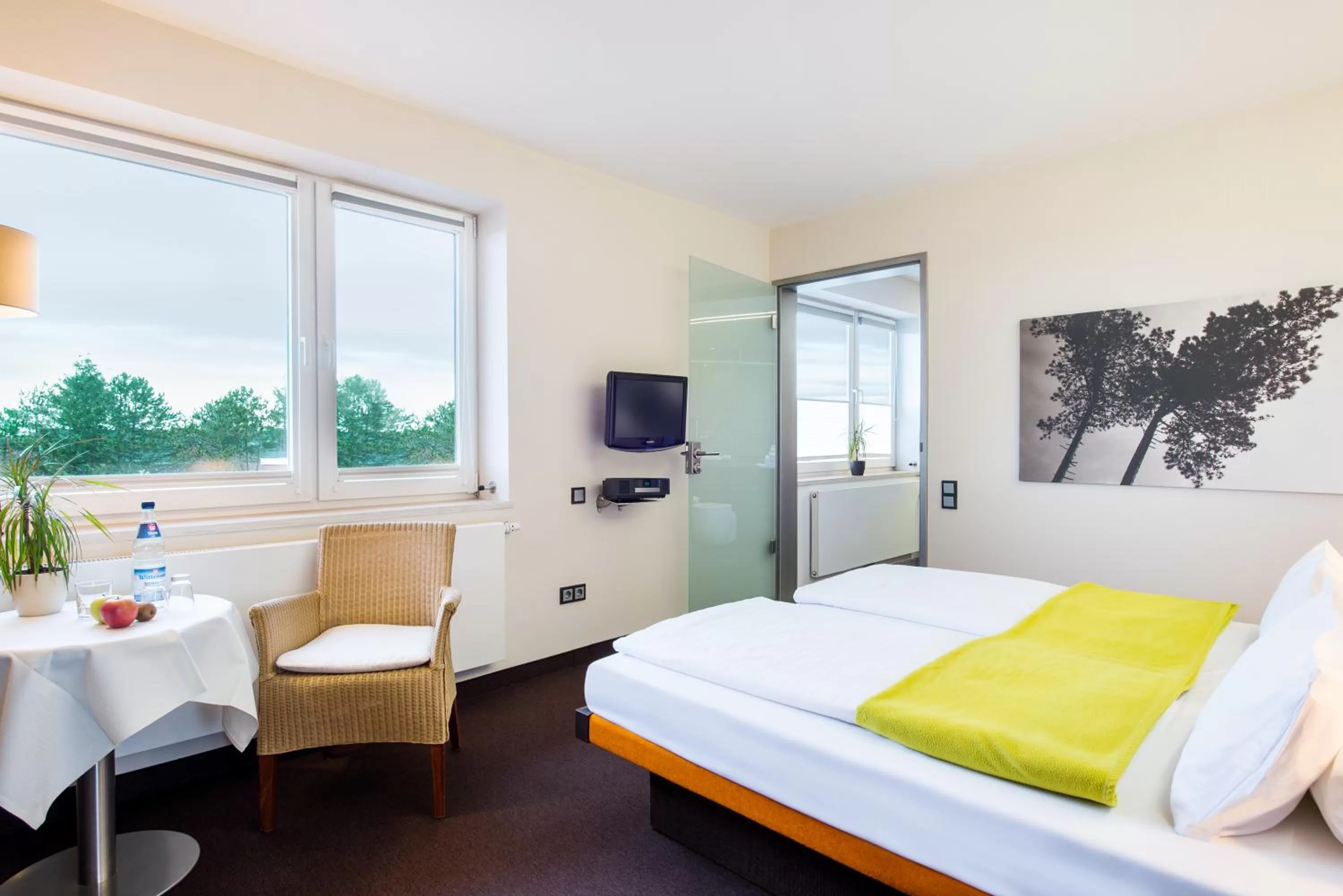 Photo of the whole room, Bed in Hotel Windschur