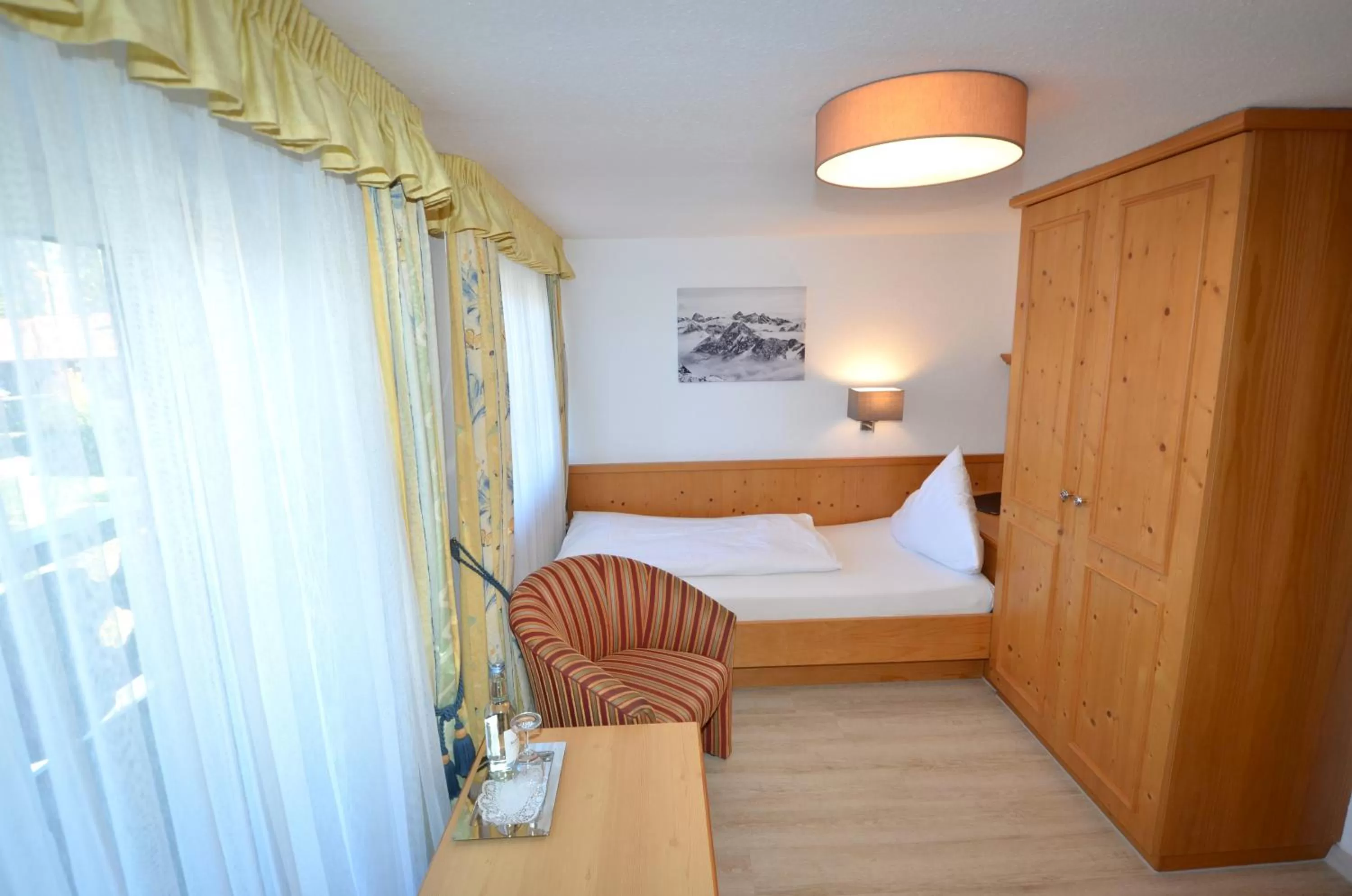Single Room with Shower - single occupancy in Hotel Cafe Fuggerhof